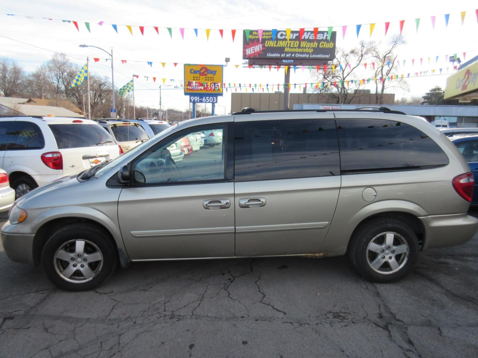 2007 Dodge Grand Caravan SXT (2D8GP44L77R) with an 3.8L V6 OHV 12V engine, 4-Speed Automatic Overdrive transmission, located at 1020 NW Radial Hwy, Omaha, NE, 68132, (402) 991-6503, 41.269718, -95.983231 - Photo #0
