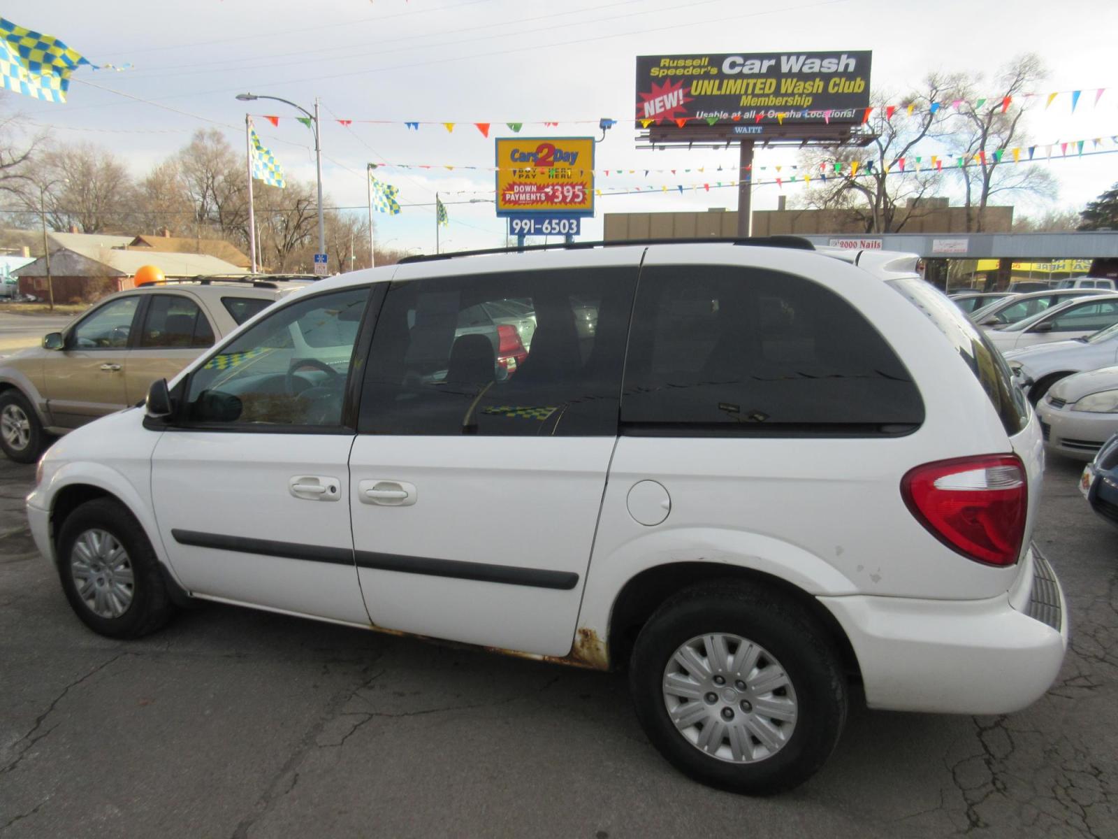 2005 Chrysler Town and Country LX (1C4GP45R15B) with an 3.3L V6 OHV 12V engine, 4-Speed Automatic Overdrive transmission, located at 1020 NW Radial Hwy, Omaha, NE, 68132, (402) 991-6503, 41.269718, -95.983231 - Photo #0