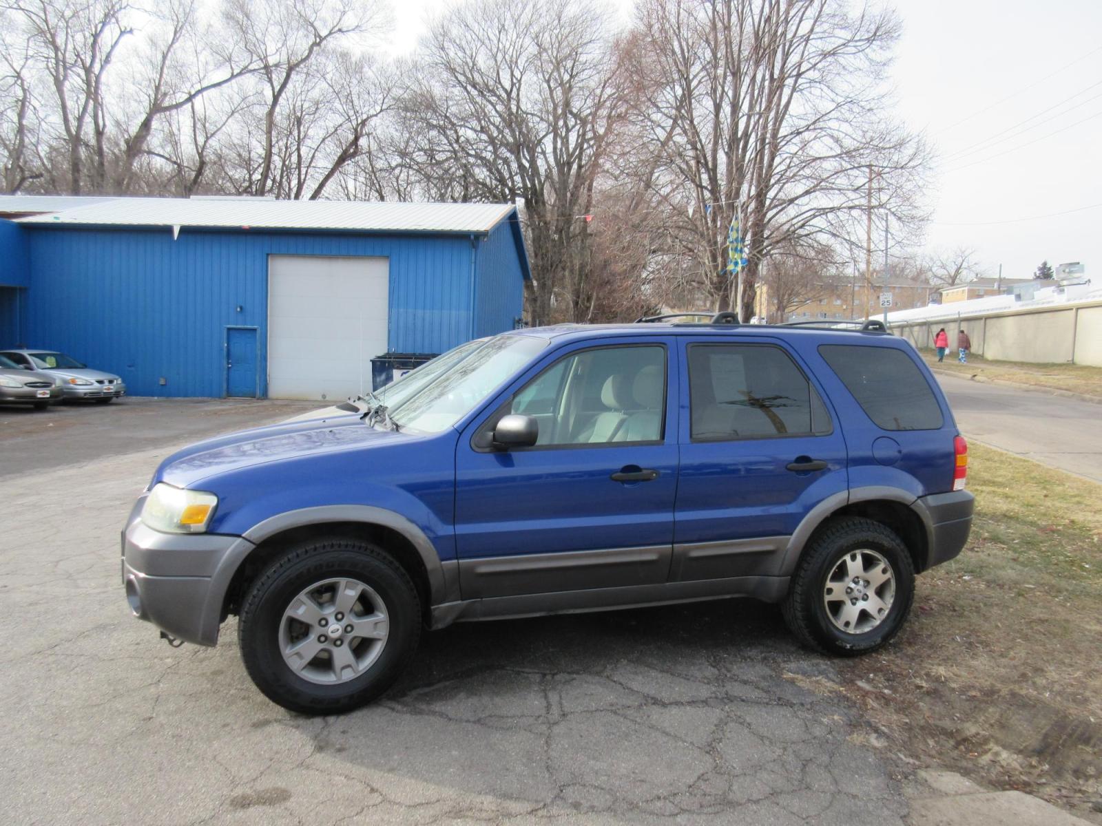2005 Ford Escape XLT 4WD (1FMYU93165K) with an 3.0L V6 DOHC 24V engine, 4-Speed Automatic Overdrive transmission, located at 1020 NW Radial Hwy, Omaha, NE, 68132, (402) 991-6503, 41.269718, -95.983231 - Photo #0