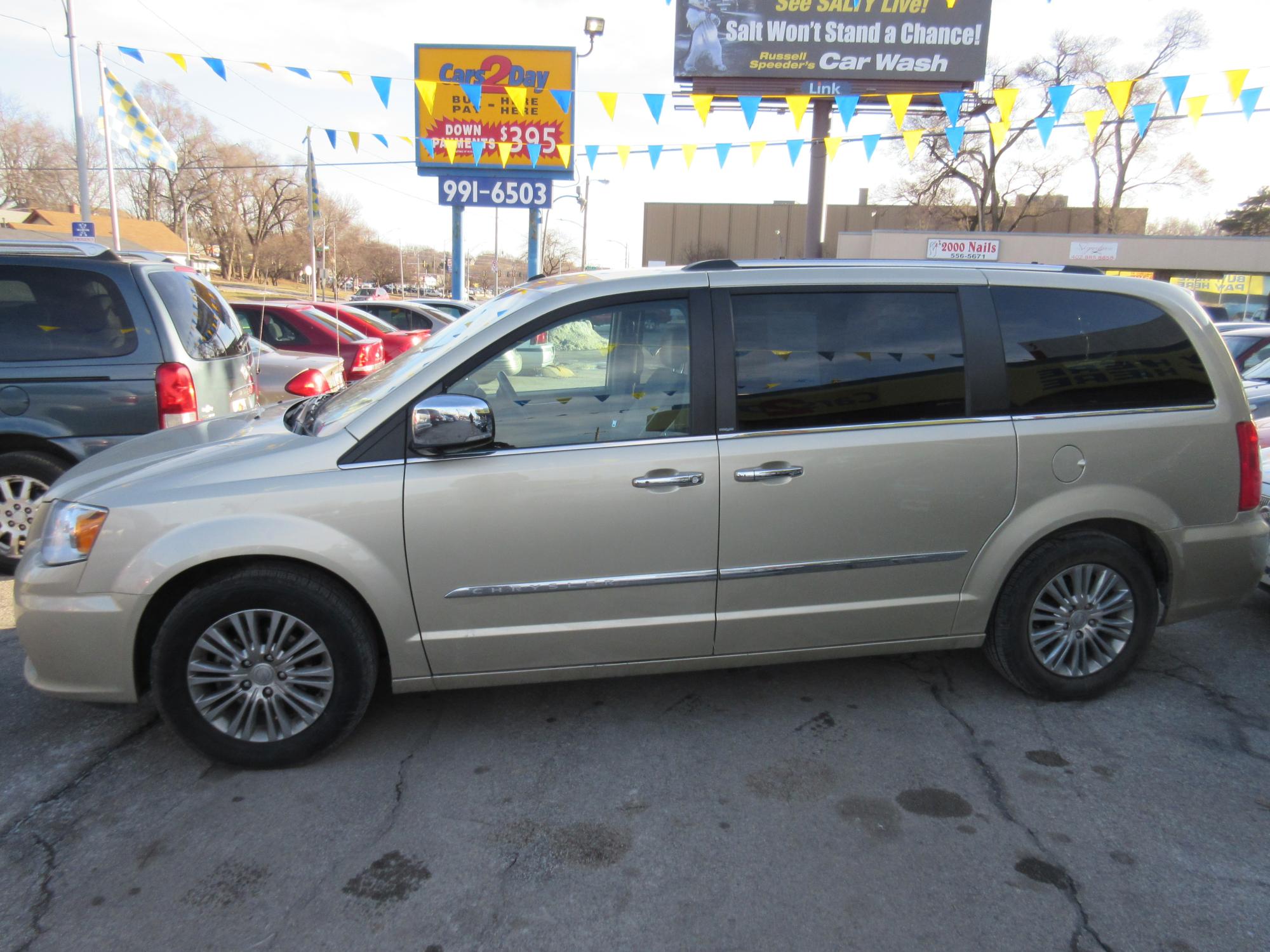 photo of 2011 Chrysler Town  and  Country Limited