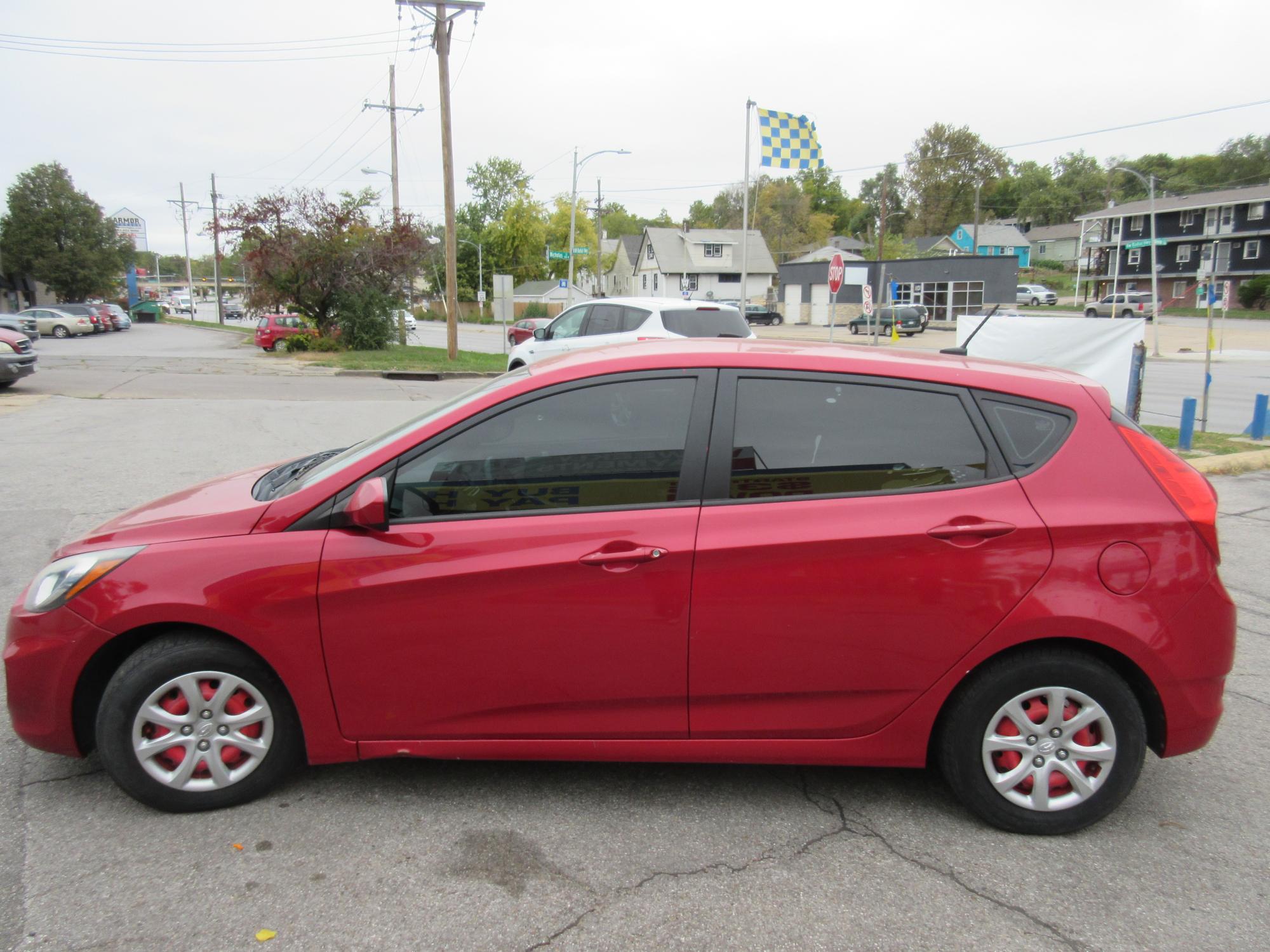 photo of 2014 Hyundai Accent GS 5-Door