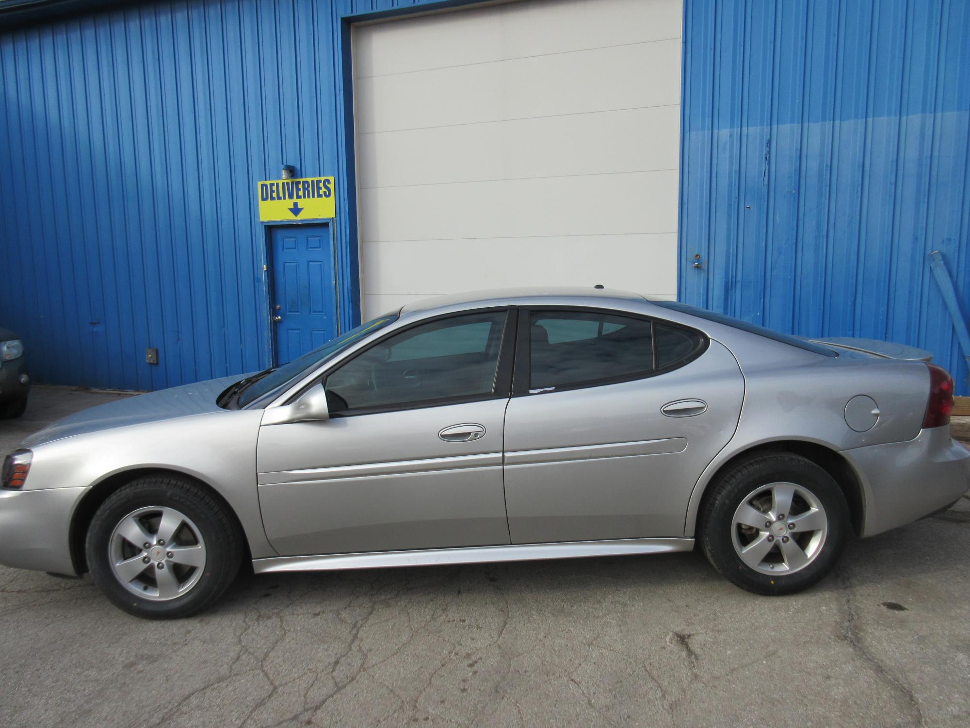 photo of 2008 Pontiac Grand Prix Sedan