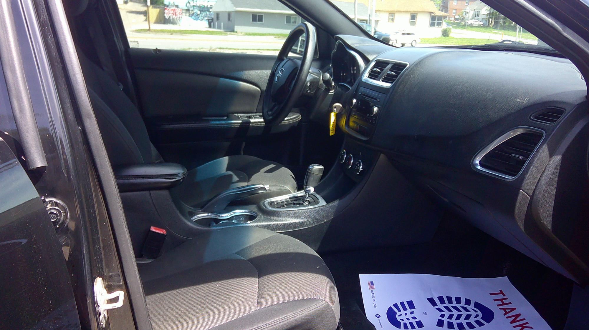 photo of 2013 Dodge Avenger Base