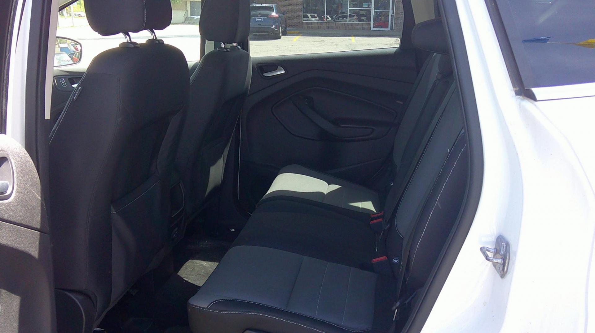 2015 Ford Escape SE 4WD (1FMCU9GX0FU) with an 1.6L L4 DOHC 16V engine, 6-Speed Automatic transmission, located at 1020 NW Radial Hwy, Omaha, NE, 68132, (402) 991-6503, 41.269718, -95.983231 - Photo#2