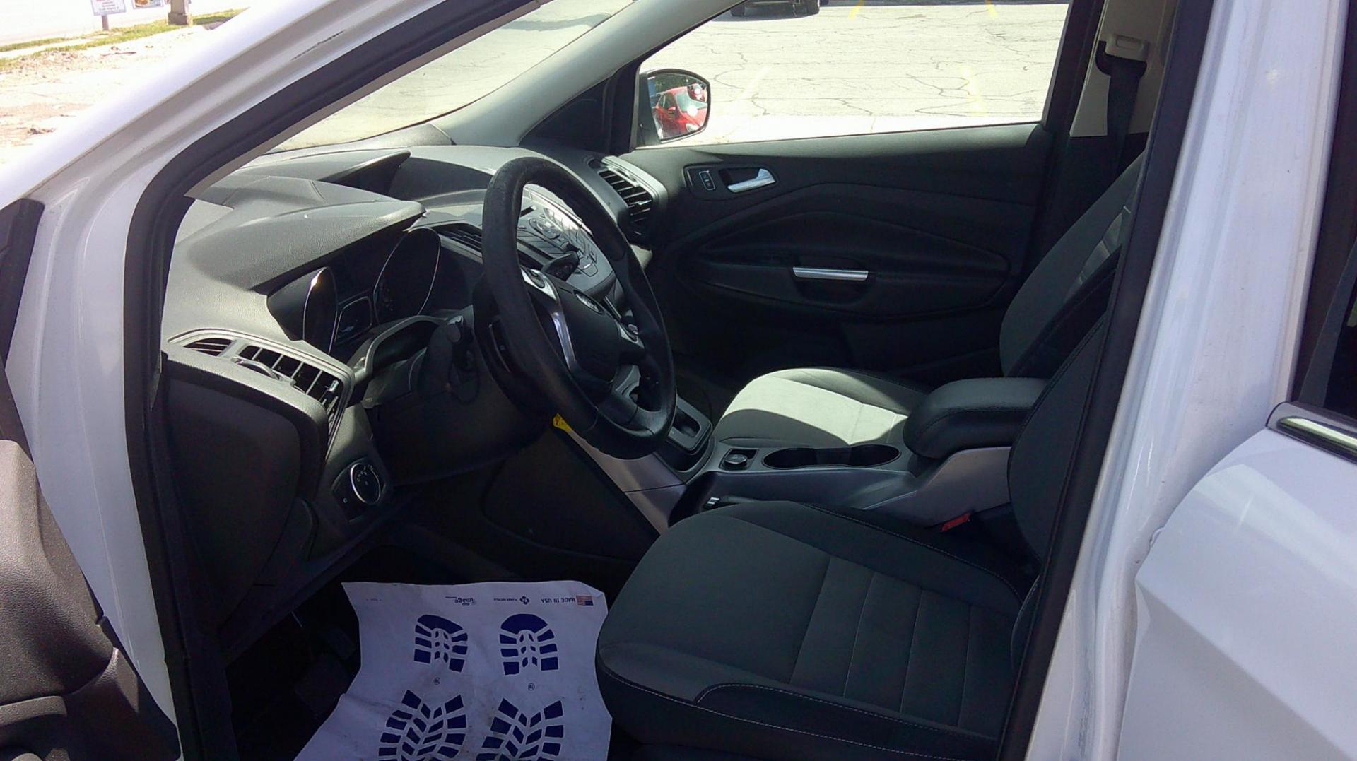 2015 Ford Escape SE 4WD (1FMCU9GX0FU) with an 1.6L L4 DOHC 16V engine, 6-Speed Automatic transmission, located at 1020 NW Radial Hwy, Omaha, NE, 68132, (402) 991-6503, 41.269718, -95.983231 - Photo#1