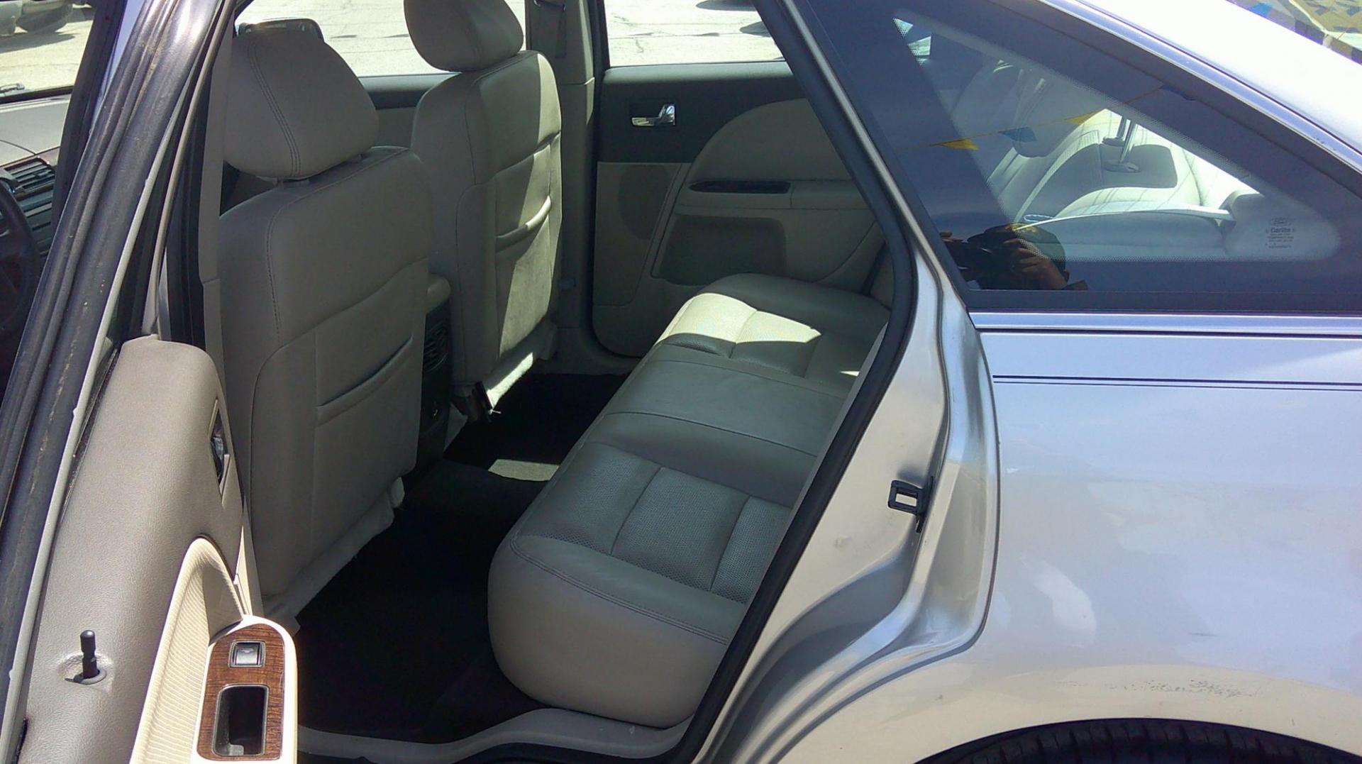 2008 Ford Taurus Limited (1FAHP25W78G) with an 3.5L V6 DOHC 24V engine, 6-Speed Automatic Overdrive transmission, located at 1020 NW Radial Hwy, Omaha, NE, 68132, (402) 991-6503, 41.269718, -95.983231 - Photo#2