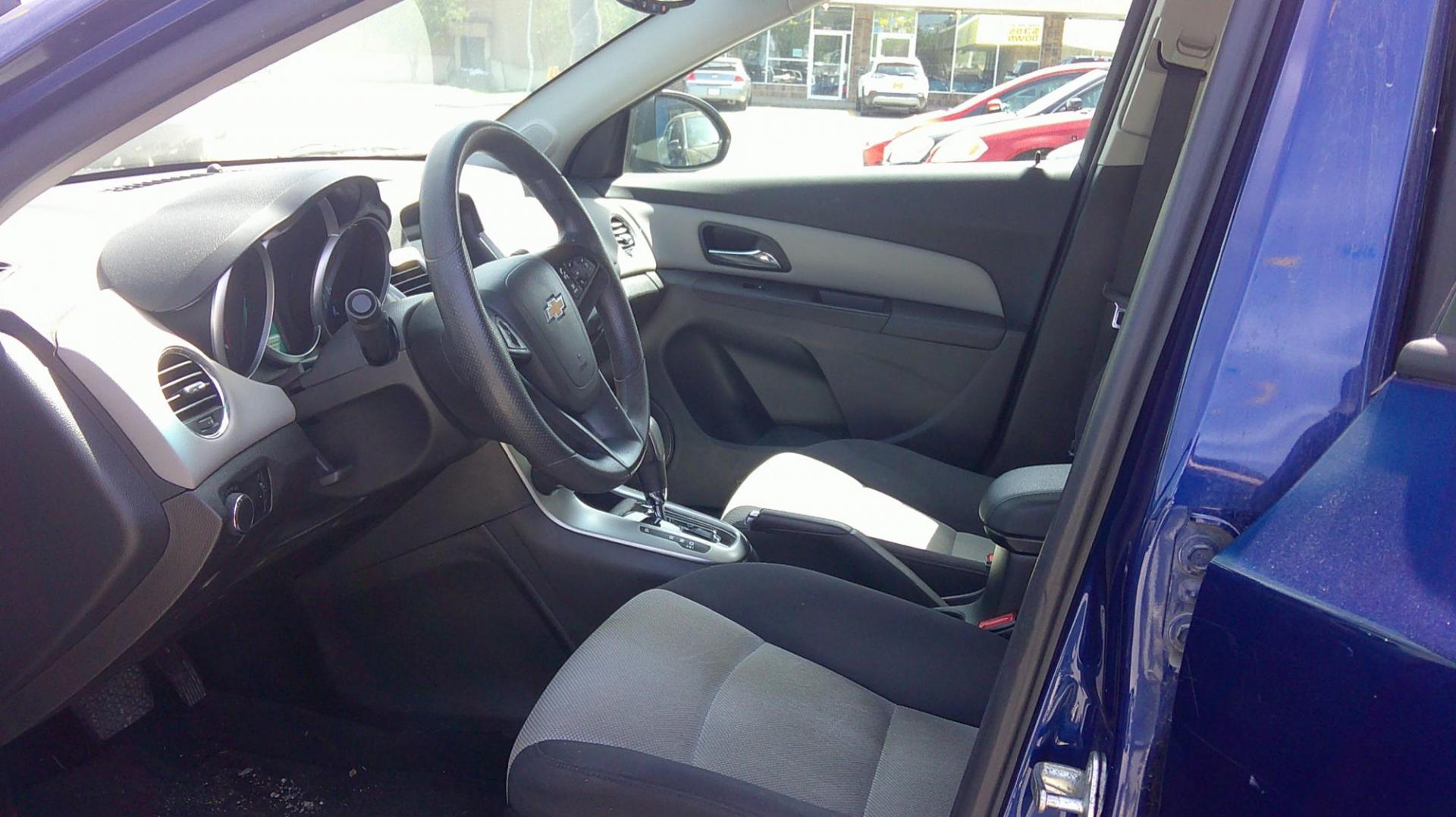 2013 Chevrolet Cruze LS Auto (1G1PA5SH9D7) with an 1.8L L4 DOHC 16V FFV engine, 6-Speed Automatic transmission, located at 1020 NW Radial Hwy, Omaha, NE, 68132, (402) 991-6503, 41.269718, -95.983231 - Photo#1