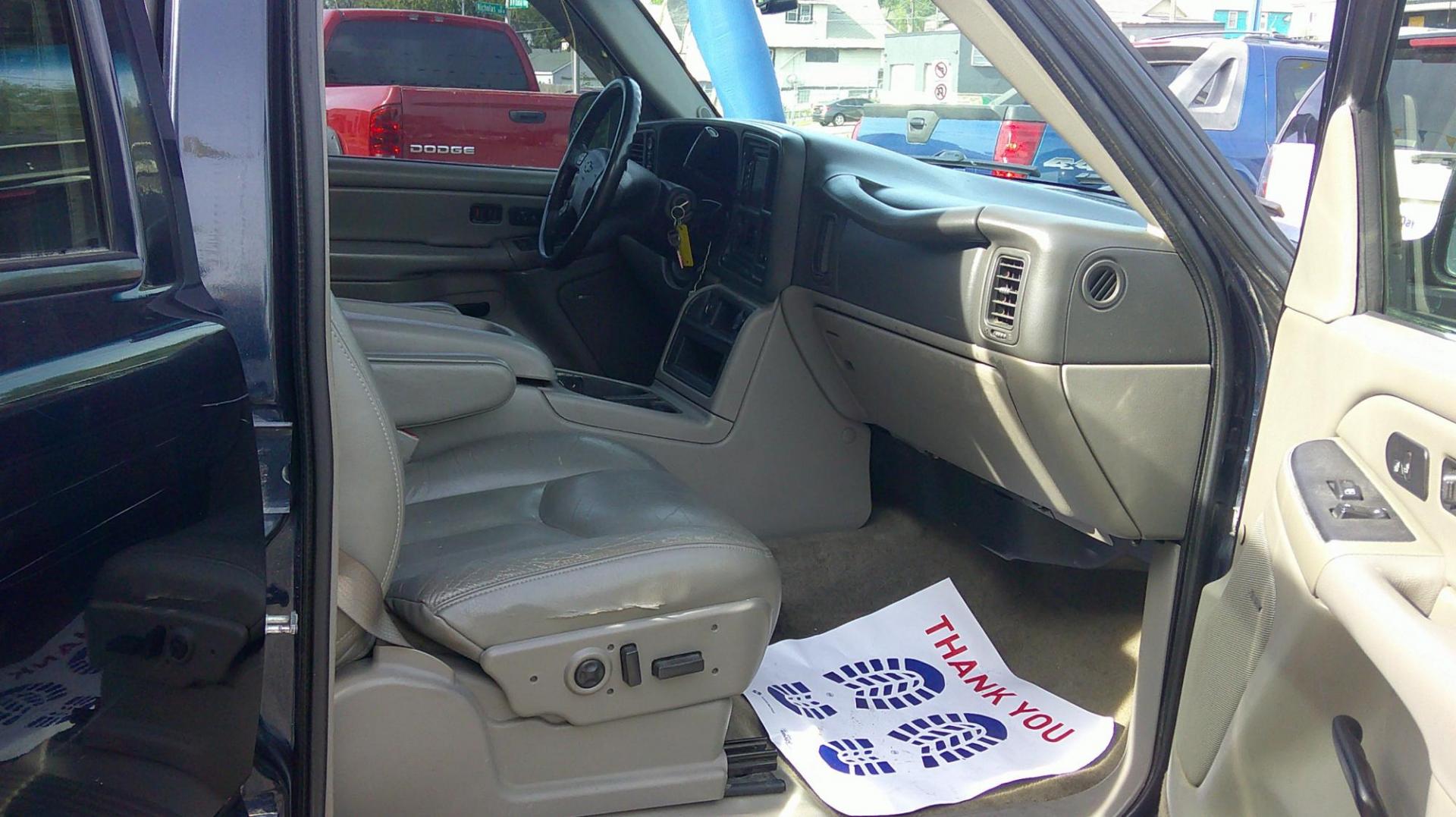 2005 Chevrolet Tahoe 4WD (1GNEK13TX5J) with an 5.3L V8 OHV 16V engine, 4-Speed Automatic Overdrive transmission, located at 1020 NW Radial Hwy, Omaha, NE, 68132, (402) 991-6503, 41.269718, -95.983231 - Photo#2