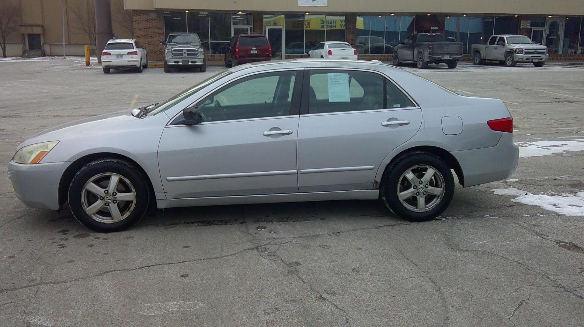 2005 Honda Accord EX-L Sedan AT with XM Radio (1HGCM56805A) with an 2.4L L4 DOHC 16V engine, 5-Speed Automatic Overdrive transmission, located at 1020 NW Radial Hwy, Omaha, NE, 68132, (402) 991-6503, 41.269718, -95.983231 - Photo#0