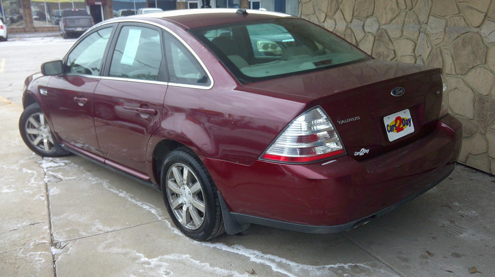 photo of 2008 Ford Taurus SEL