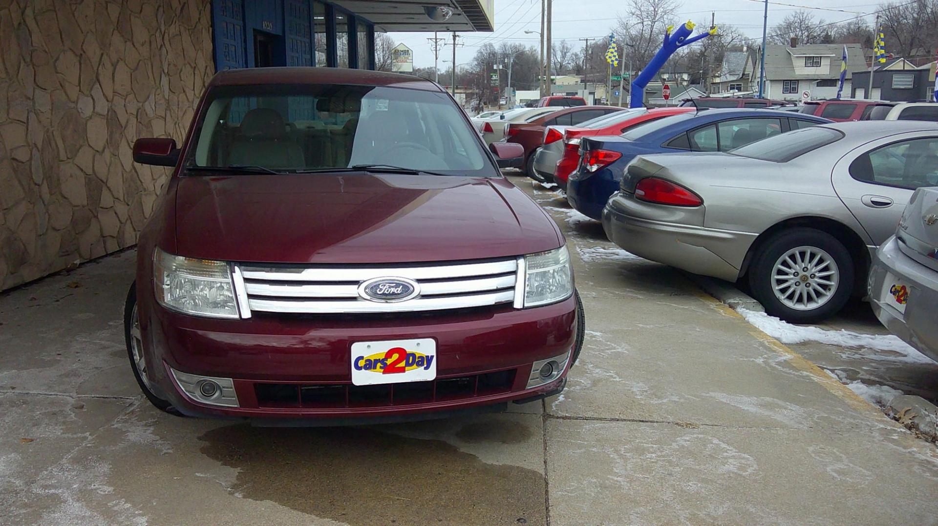 2008 Ford Taurus SEL (1FAHP24W88G) with an 3.5L V6 DOHC 24V engine, 6-Speed Automatic Overdrive transmission, located at 1020 NW Radial Hwy, Omaha, NE, 68132, (402) 991-6503, 41.269718, -95.983231 - Photo#1
