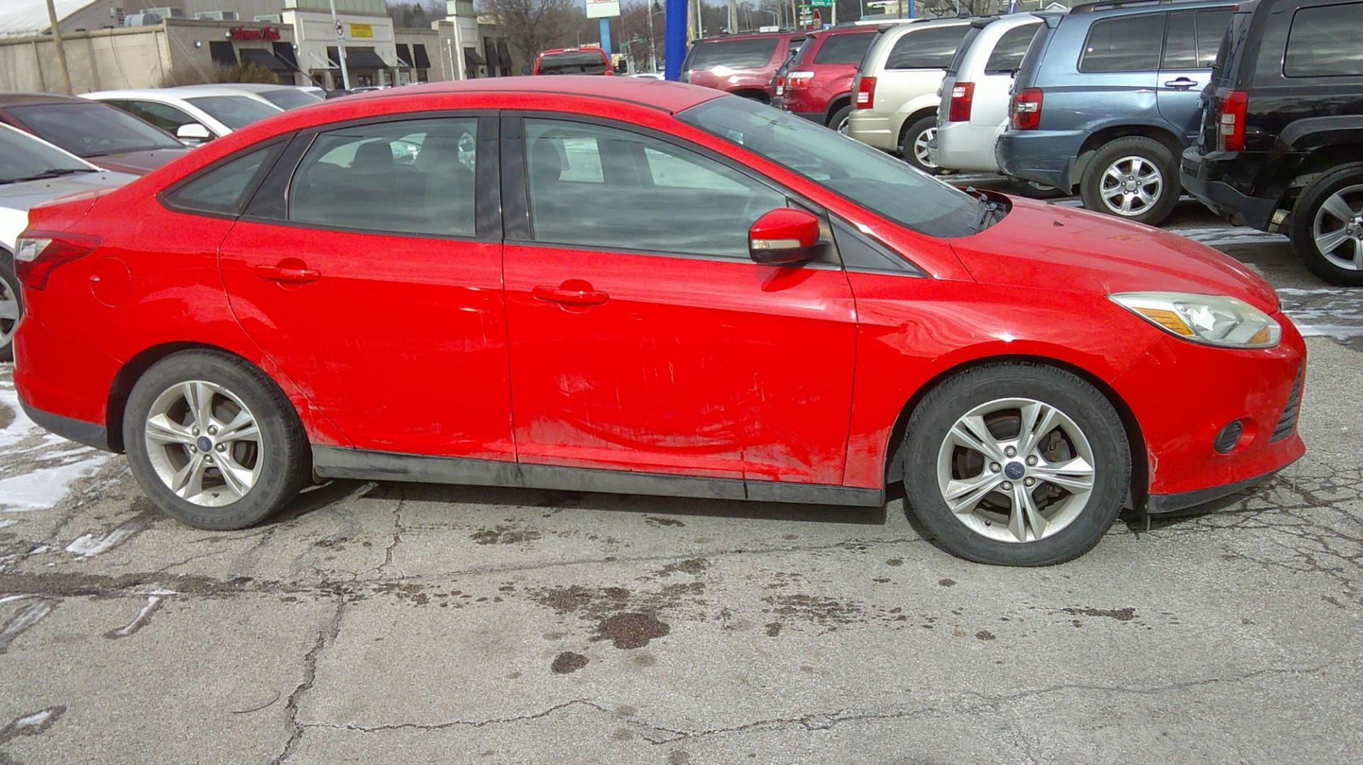 2014 Ford Focus SE Sedan (1FADP3F25EL) with an 2.0L L4 DOHC 16V engine, located at 1020 NW Radial Hwy, Omaha, NE, 68132, (402) 991-6503, 41.269718, -95.983231 - Photo#3