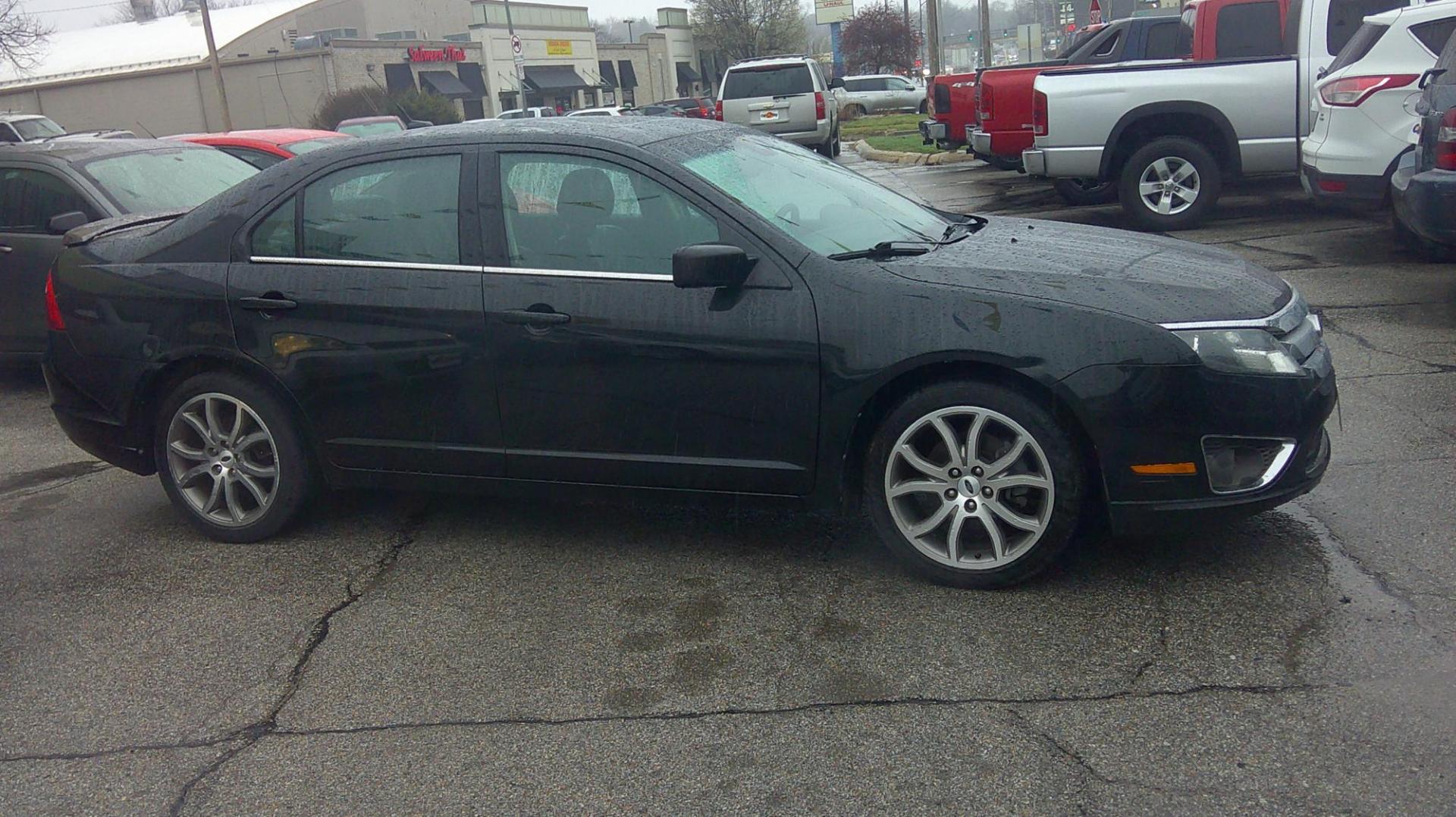 2010 Ford Fusion V6 SEL (3FAHP0JG1AR) with an 3.0L V6 DOHC 24V engine, located at 1020 NW Radial Hwy, Omaha, NE, 68132, (402) 991-6503, 41.269718, -95.983231 - Photo#3