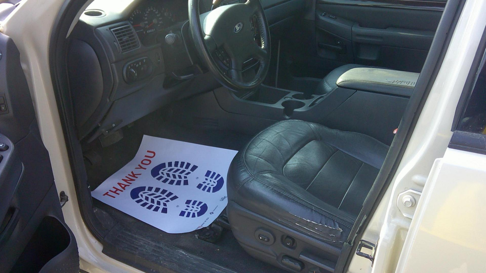 2005 Ford Explorer Limited 4.6L 4WD (1FMZU75W45Z) with an 4.6L V8 SOHC 16V engine, 5-Speed Automatic Overdrive transmission, located at 1020 NW Radial Hwy, Omaha, NE, 68132, (402) 991-6503, 41.269718, -95.983231 - Photo#3