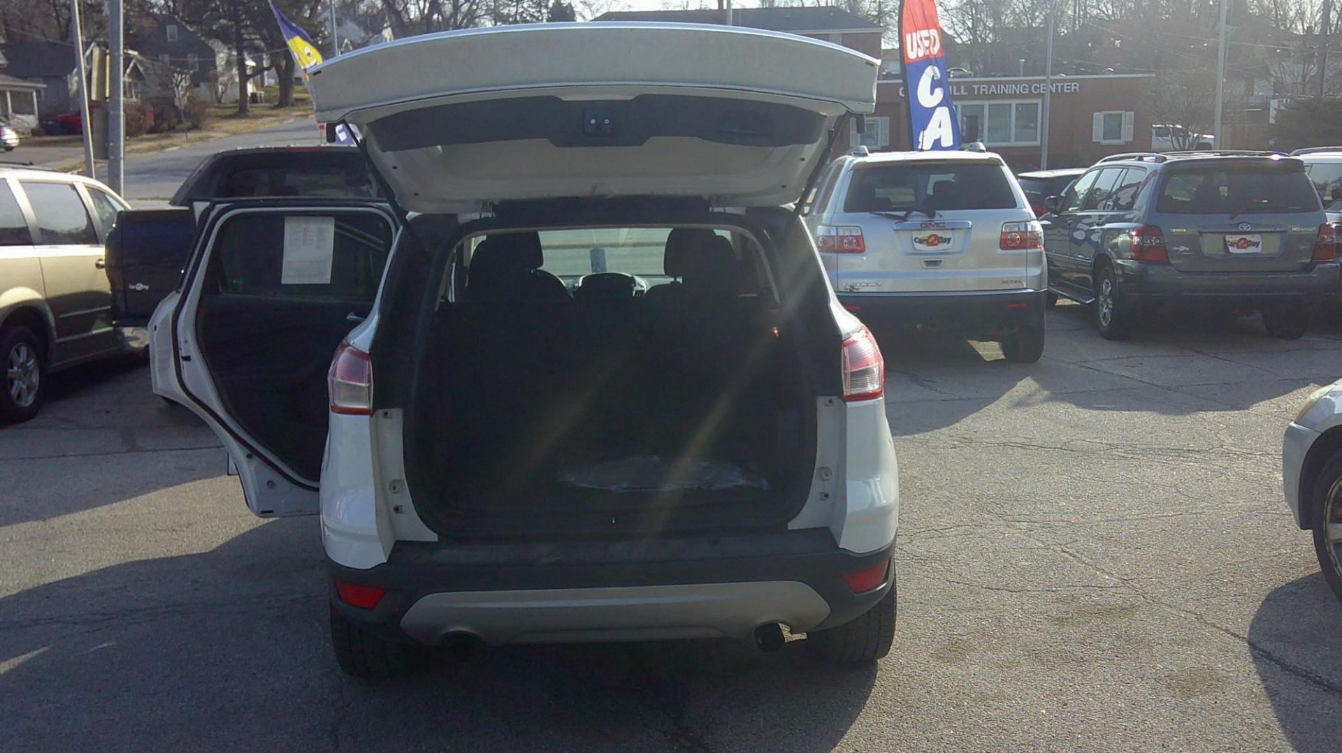 2014 Ford Escape SE 4WD (1FMCU9G91EU) with an 2.0L L4 DOHC 16V engine, 6-Speed Automatic transmission, located at 1020 NW Radial Hwy, Omaha, NE, 68132, (402) 991-6503, 41.269718, -95.983231 - Photo#3