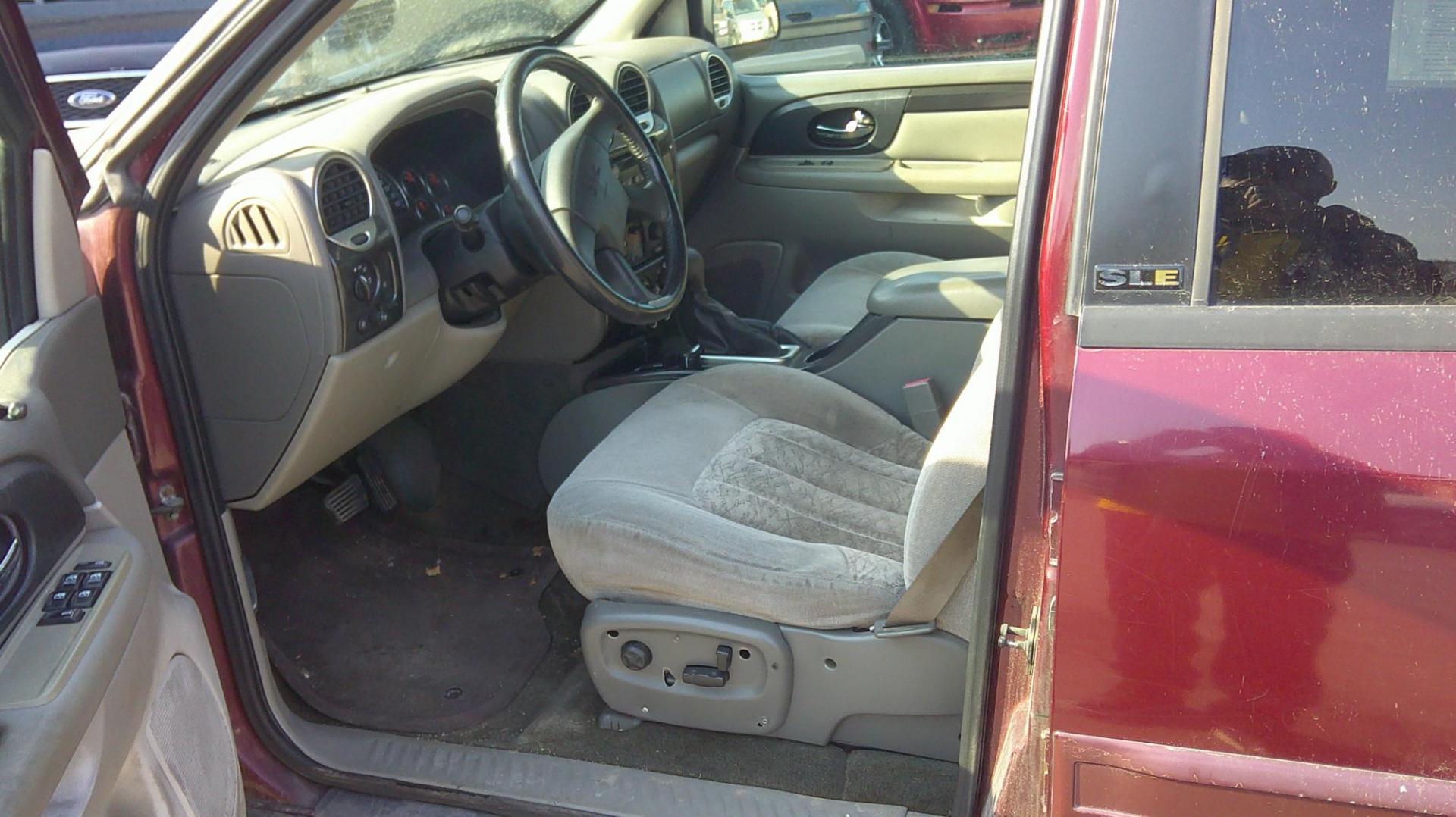 2003 GMC Envoy XL SLE 2WD (1GKES16S736) with an 4.2L L6 DOHC 24V engine, 4-Speed Automatic Overdrive transmission, located at 1020 NW Radial Hwy, Omaha, NE, 68132, (402) 991-6503, 41.269718, -95.983231 - Photo#2