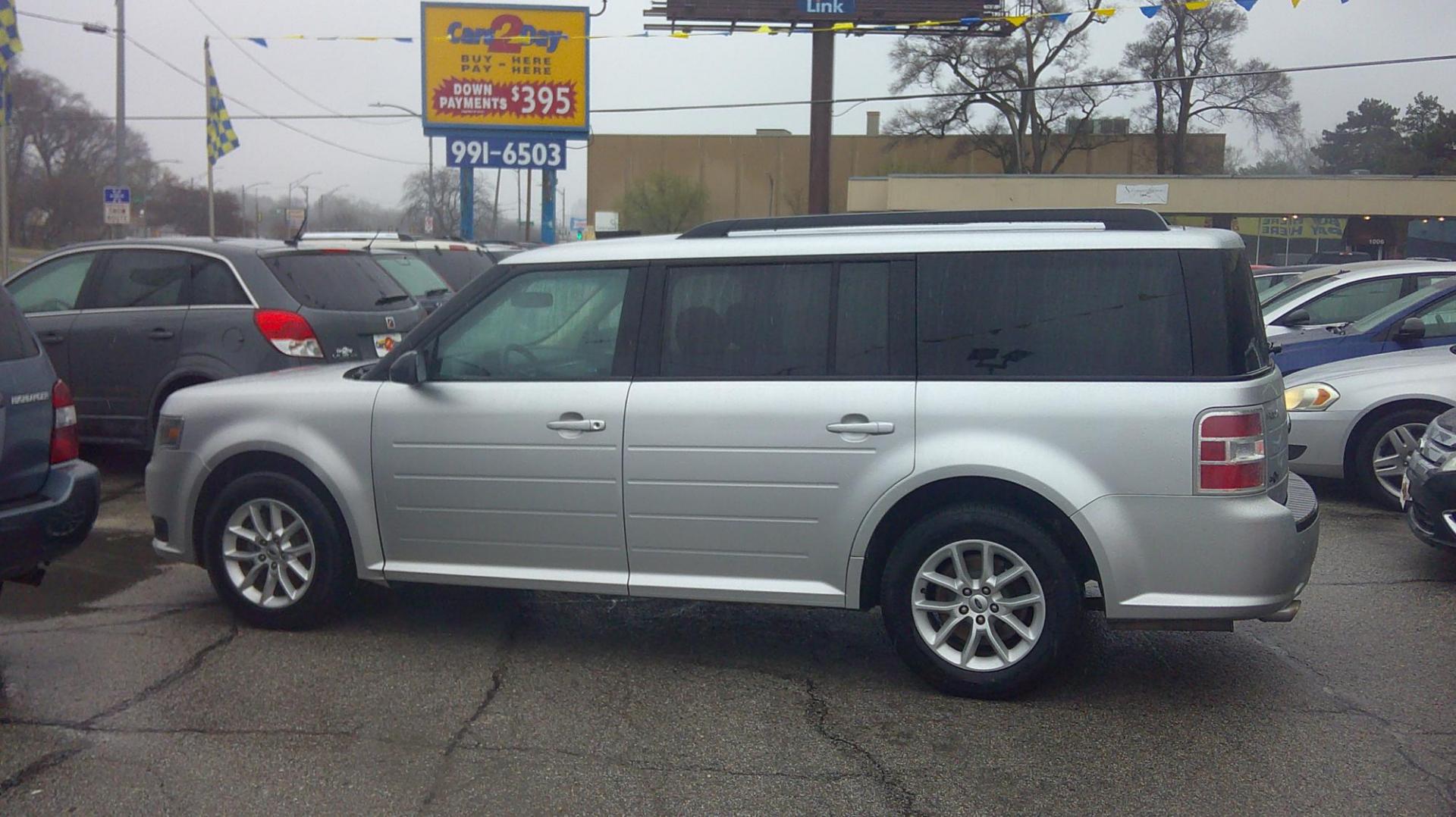2014 Ford Flex SE FWD (2FMGK5B86EB) with an 3.5L V6 DOHC 24V engine, 6-Speed Automatic Overdrive transmission, located at 1020 NW Radial Hwy, Omaha, NE, 68132, (402) 991-6503, 41.269718, -95.983231 - Photo#2