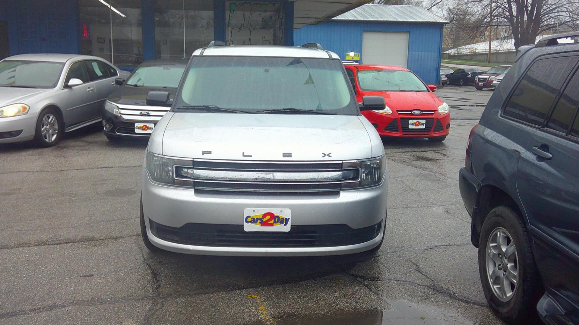2014 Ford Flex SE FWD (2FMGK5B86EB) with an 3.5L V6 DOHC 24V engine, 6-Speed Automatic Overdrive transmission, located at 1020 NW Radial Hwy, Omaha, NE, 68132, (402) 991-6503, 41.269718, -95.983231 - Photo#3