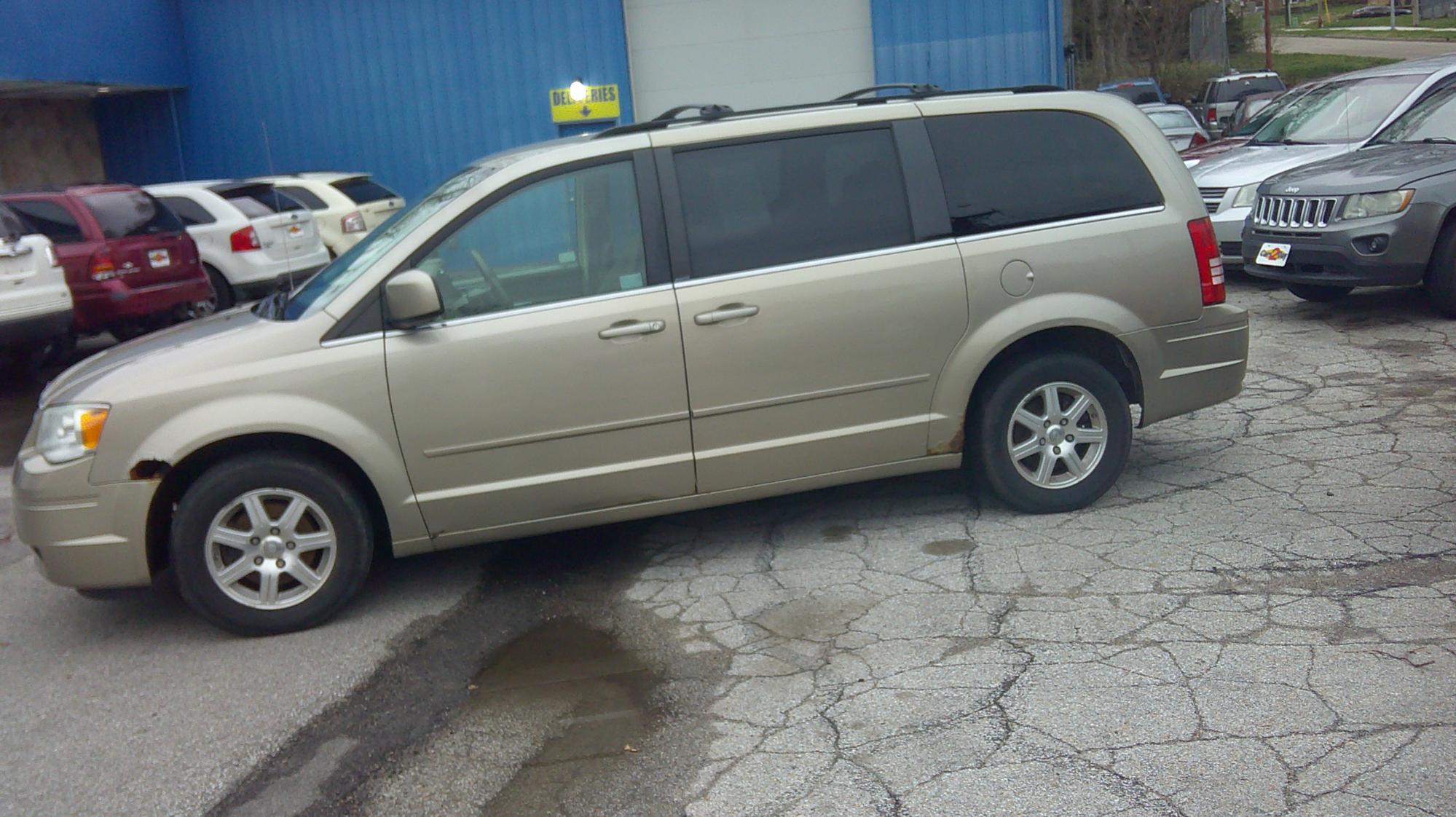 photo of 2008 Chrysler Town & Country Touring