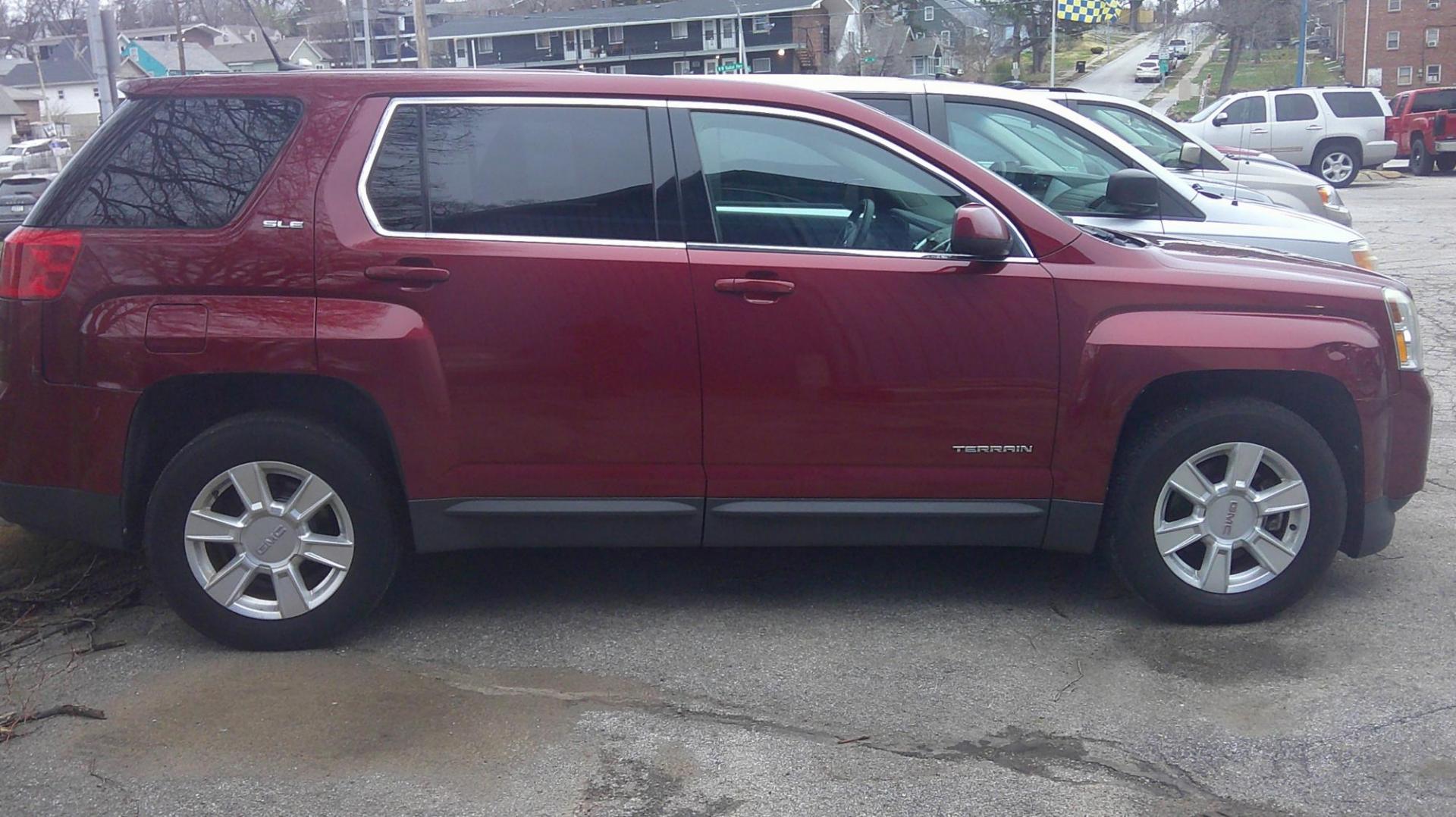 2011 GMC Terrain SLE1 AWD (2CTFLRECXB6) with an 2.4L L4 DOHC 16V engine, 6-Speed Automatic transmission, located at 1020 NW Radial Hwy, Omaha, NE, 68132, (402) 991-6503, 41.269718, -95.983231 - Photo#1