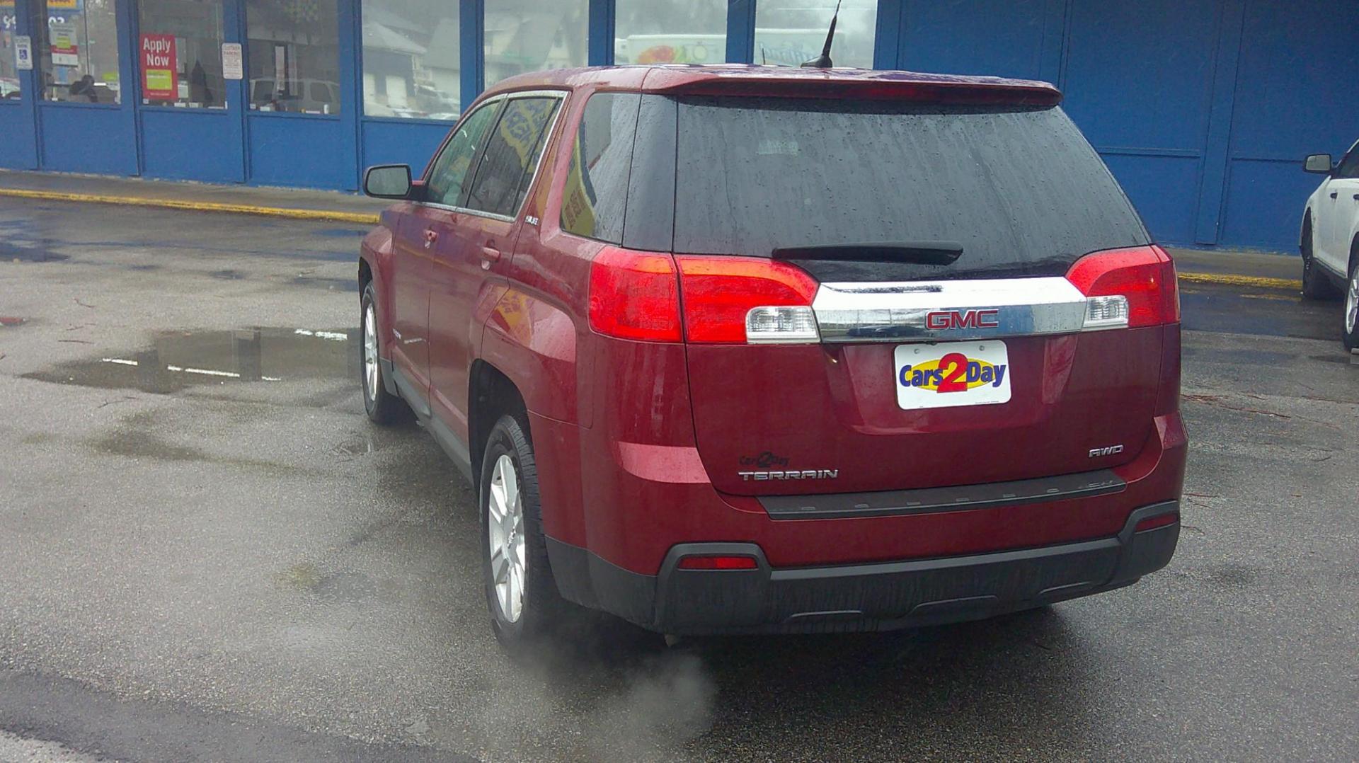 2011 GMC Terrain SLE1 AWD (2CTFLRECXB6) with an 2.4L L4 DOHC 16V engine, 6-Speed Automatic transmission, located at 1020 NW Radial Hwy, Omaha, NE, 68132, (402) 991-6503, 41.269718, -95.983231 - Photo#9