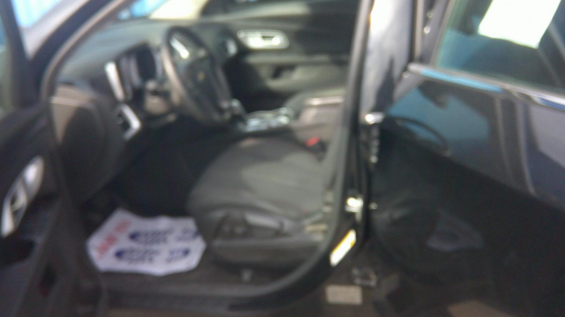 2012 Chevrolet Equinox LS 2WD (2GNALBEK2C6) with an 2.4L L4 DOHC 16V engine, 6-Speed Automatic transmission, located at 1020 NW Radial Hwy, Omaha, NE, 68132, (402) 991-6503, 41.269718, -95.983231 - Photo#1