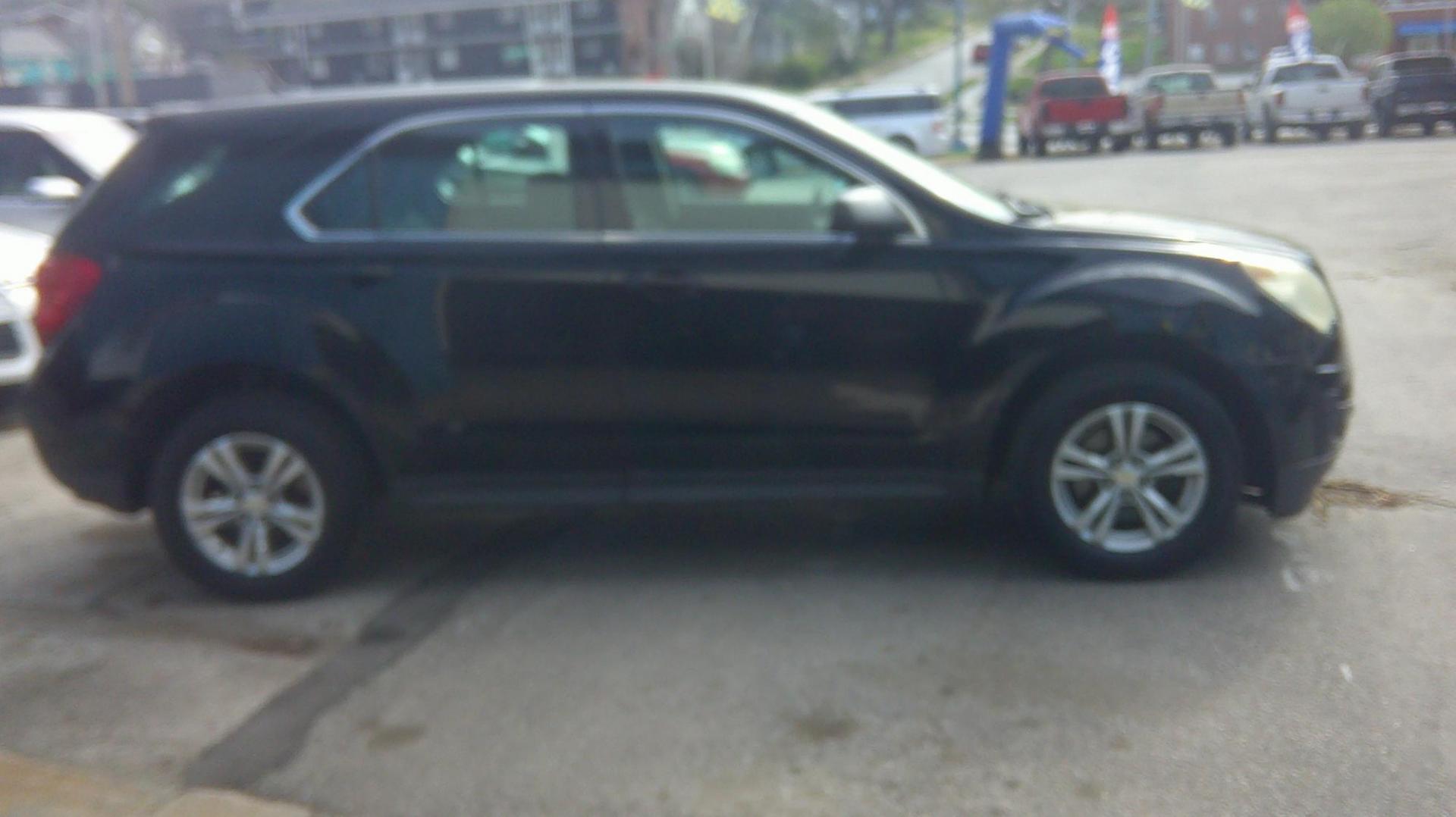 2012 Chevrolet Equinox LS 2WD (2GNALBEK2C6) with an 2.4L L4 DOHC 16V engine, 6-Speed Automatic transmission, located at 1020 NW Radial Hwy, Omaha, NE, 68132, (402) 991-6503, 41.269718, -95.983231 - Photo#5