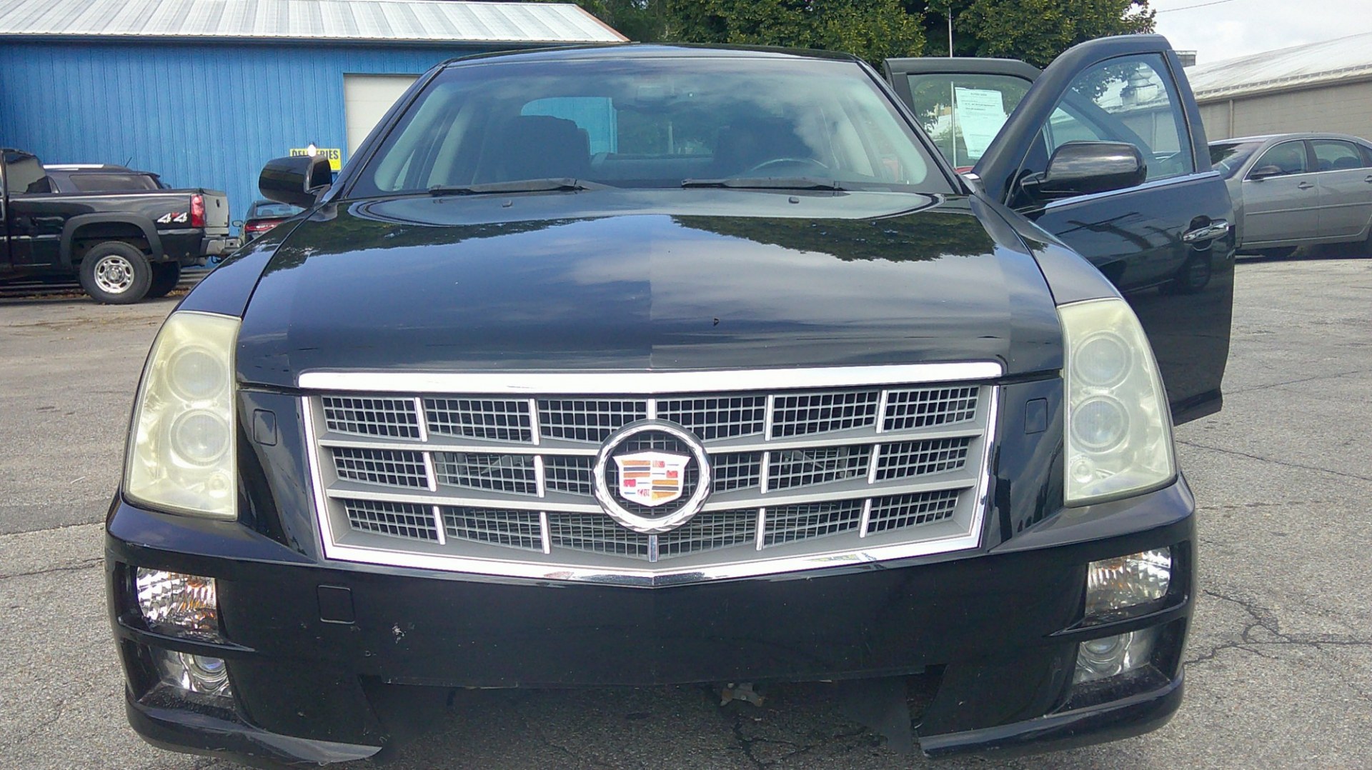 2011 Cadillac STS V6 Luxury (1G6DW6ED1B0) with an 3.6L V6 DOHC 24V engine, 6-Speed Automatic transmission, located at 1020 NW Radial Hwy, Omaha, NE, 68132, (402) 991-6503, 41.269718, -95.983231- Photo#2