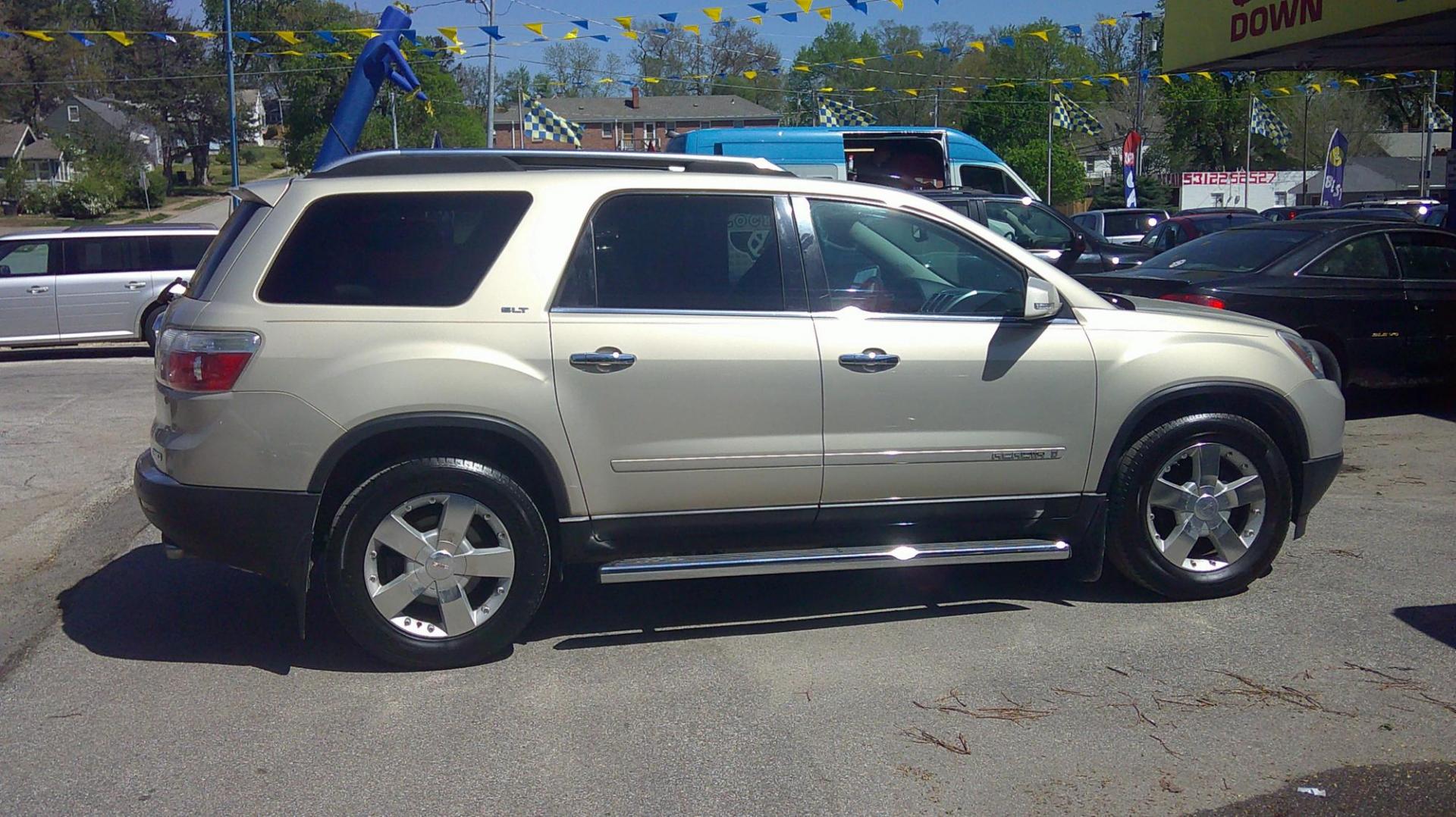 2008 GMC Acadia SLT-1 AWD (1GKEV23758J) with an 3.6L V6 DOHC 24V engine, 6-Speed Automatic Overdrive transmission, located at 1020 NW Radial Hwy, Omaha, NE, 68132, (402) 991-6503, 41.269718, -95.983231 - Photo#3