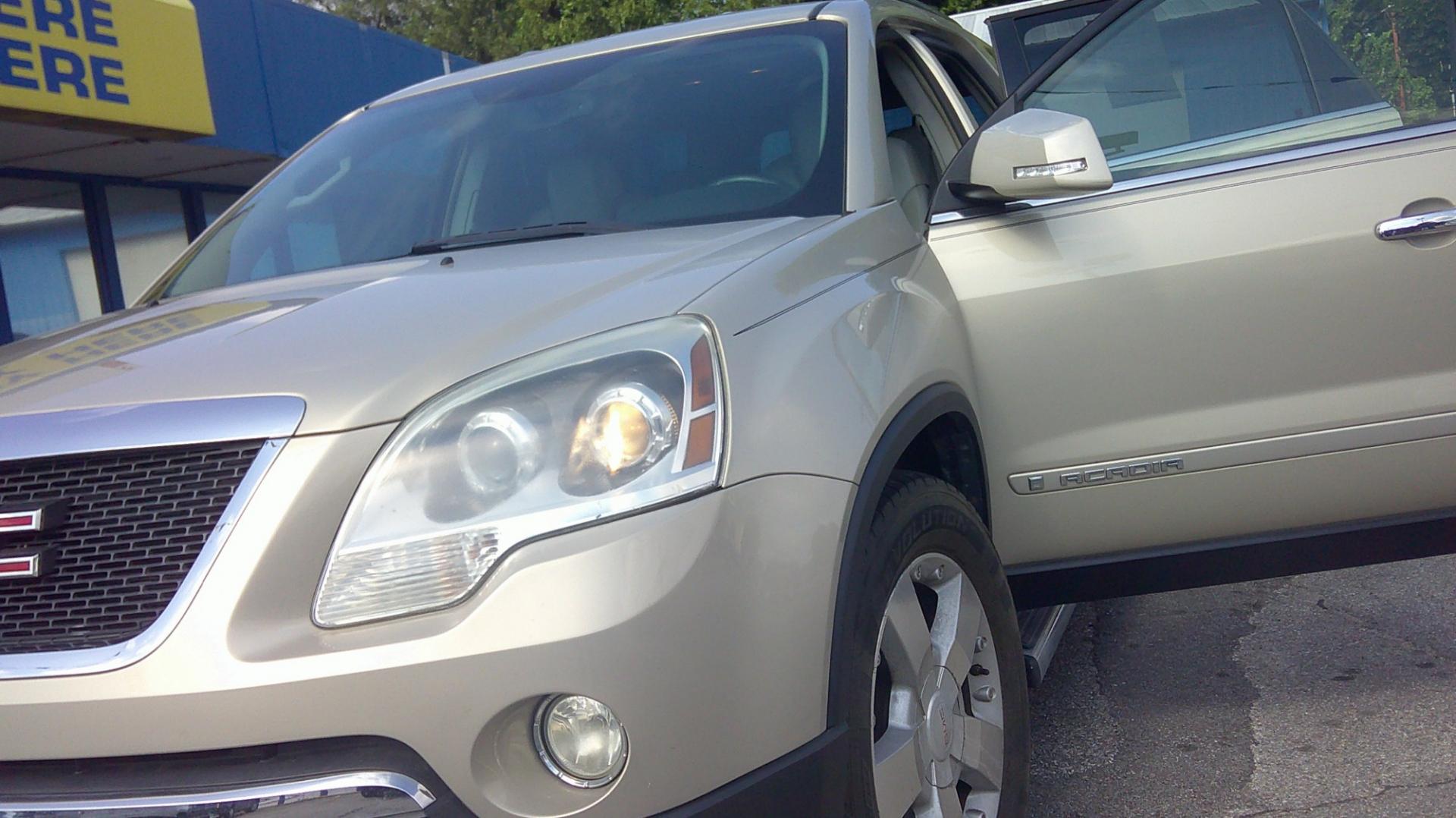 2008 GMC Acadia SLT-1 AWD (1GKEV23758J) with an 3.6L V6 DOHC 24V engine, 6-Speed Automatic Overdrive transmission, located at 1020 NW Radial Hwy, Omaha, NE, 68132, (402) 991-6503, 41.269718, -95.983231- Photo#4