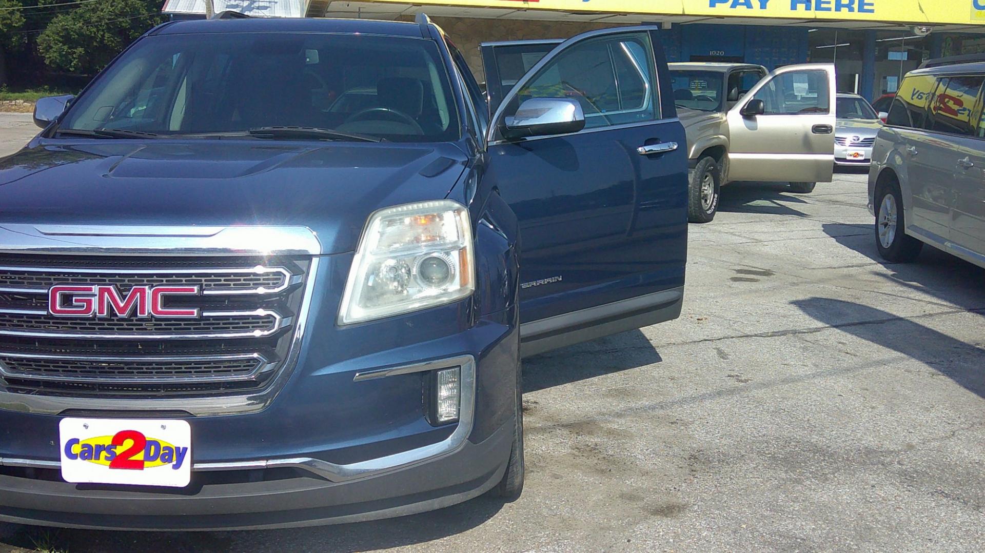 2016 GMC Terrain SLT FWD (2GKALPEK8G6) with an 2.4L L4 DOHC 16V engine, 6A transmission, located at 1020 NW Radial Hwy, Omaha, NE, 68132, (402) 991-6503, 41.269718, -95.983231- Photo#2