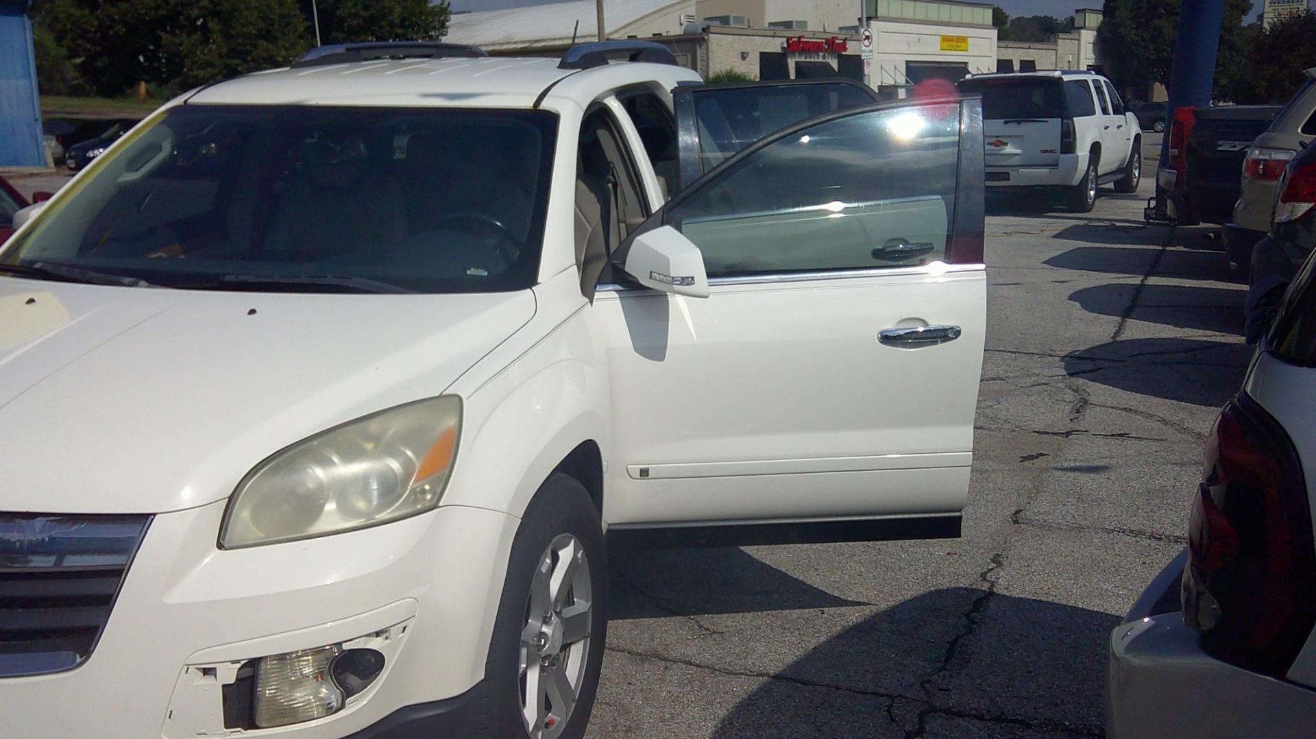 2009 Saturn Outlook XR AWD (5GZEV23D59J) with an 3.6L V6 DOHC 24V engine, 6A transmission, located at 1020 NW Radial Hwy, Omaha, NE, 68132, (402) 991-6503, 41.269718, -95.983231- Photo#1