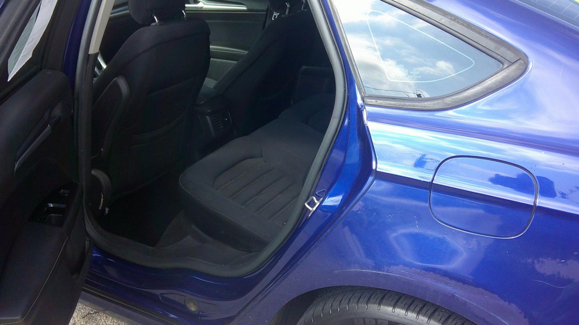2013 Ford Fusion SE (3FA6P0H78DR) with an 2.5L L4 DOHC 16V engine, located at 1020 NW Radial Hwy, Omaha, NE, 68132, (402) 991-6503, 41.269718, -95.983231- Photo#5