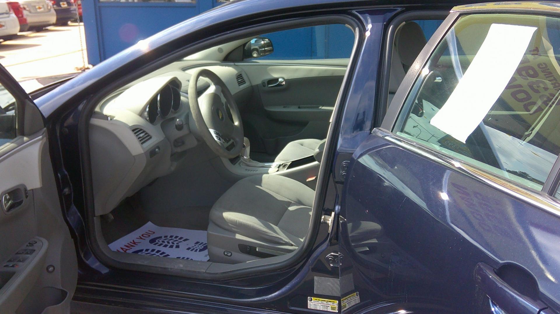 2011 Chevrolet Malibu LS (1G1ZB5E1XBF) with an 2.4L L4 DOHC 16V engine, 4A transmission, located at 1020 NW Radial Hwy, Omaha, NE, 68132, (402) 991-6503, 41.269718, -95.983231- Photo#4