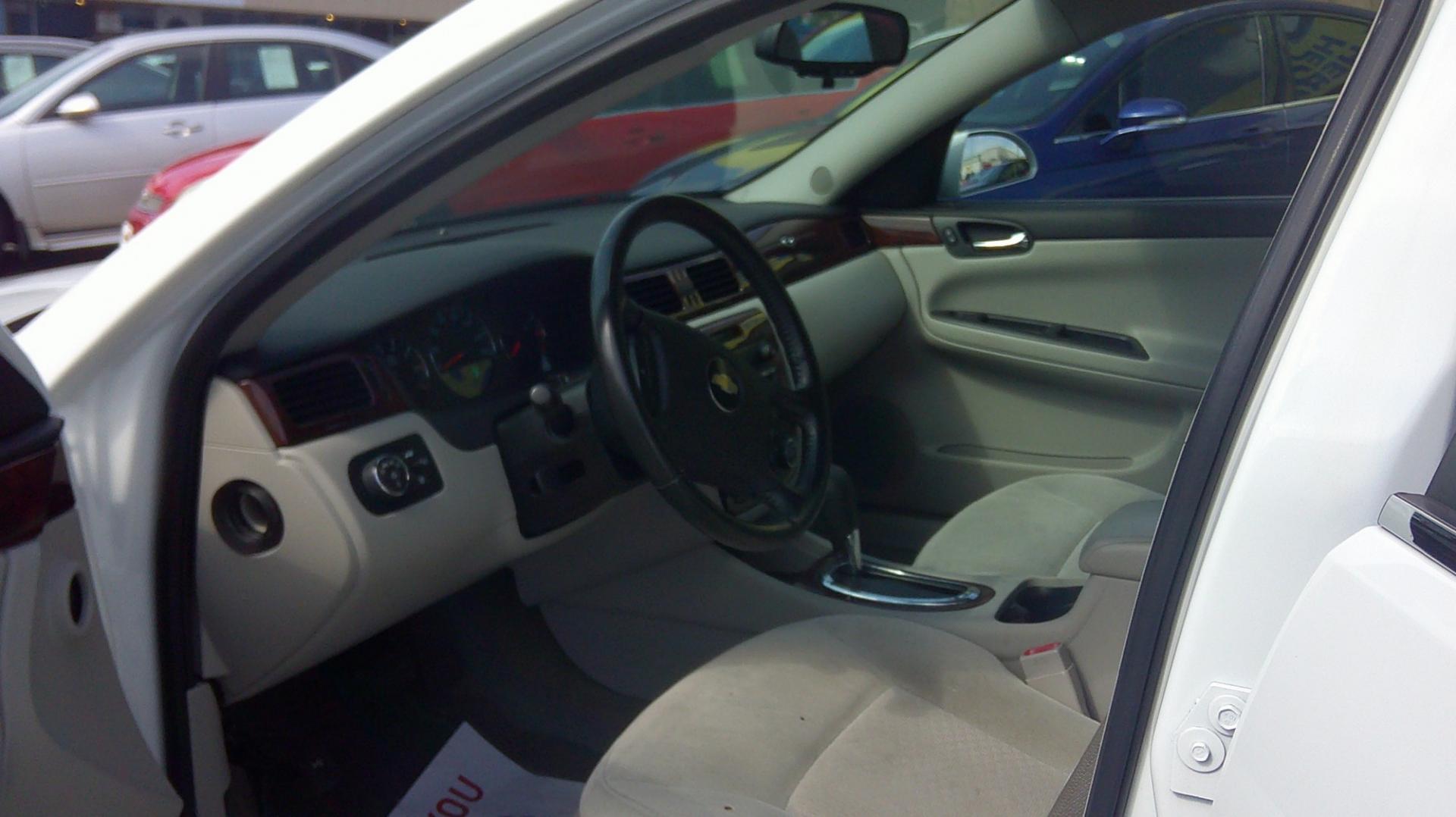 2010 Chevrolet Impala LT (2G1WB5EK6A1) with an 3.5L V6 OHV 12V FFV engine, 4A transmission, located at 1020 NW Radial Hwy, Omaha, NE, 68132, (402) 991-6503, 41.269718, -95.983231- Photo#2