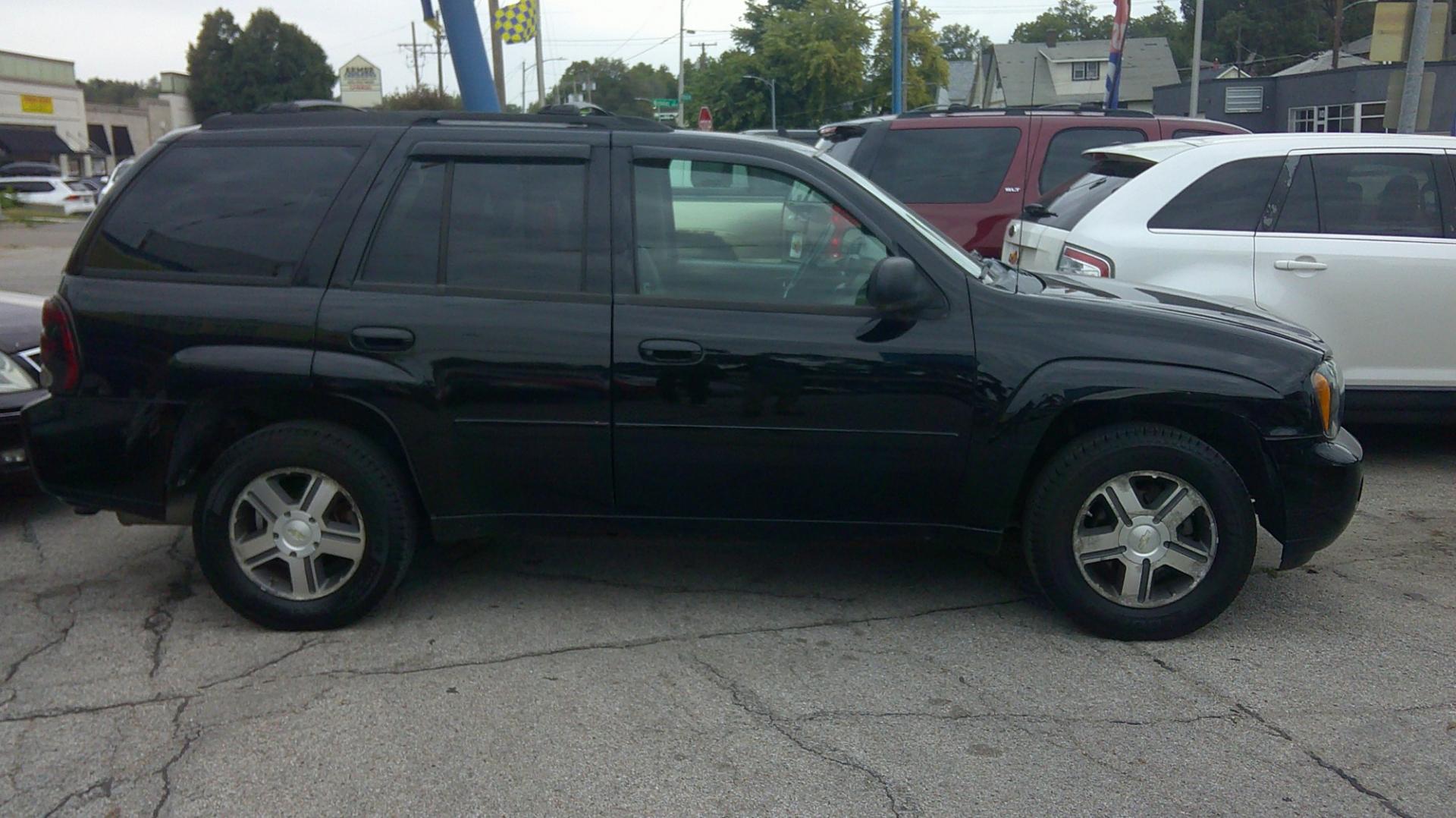 2007 Chevrolet TrailBlazer LS1 4WD (1GNDT13S672) with an 4.2L L6 DOHC 24V engine, 4A OD transmission, located at 1020 NW Radial Hwy, Omaha, NE, 68132, (402) 991-6503, 41.269718, -95.983231- Photo#1