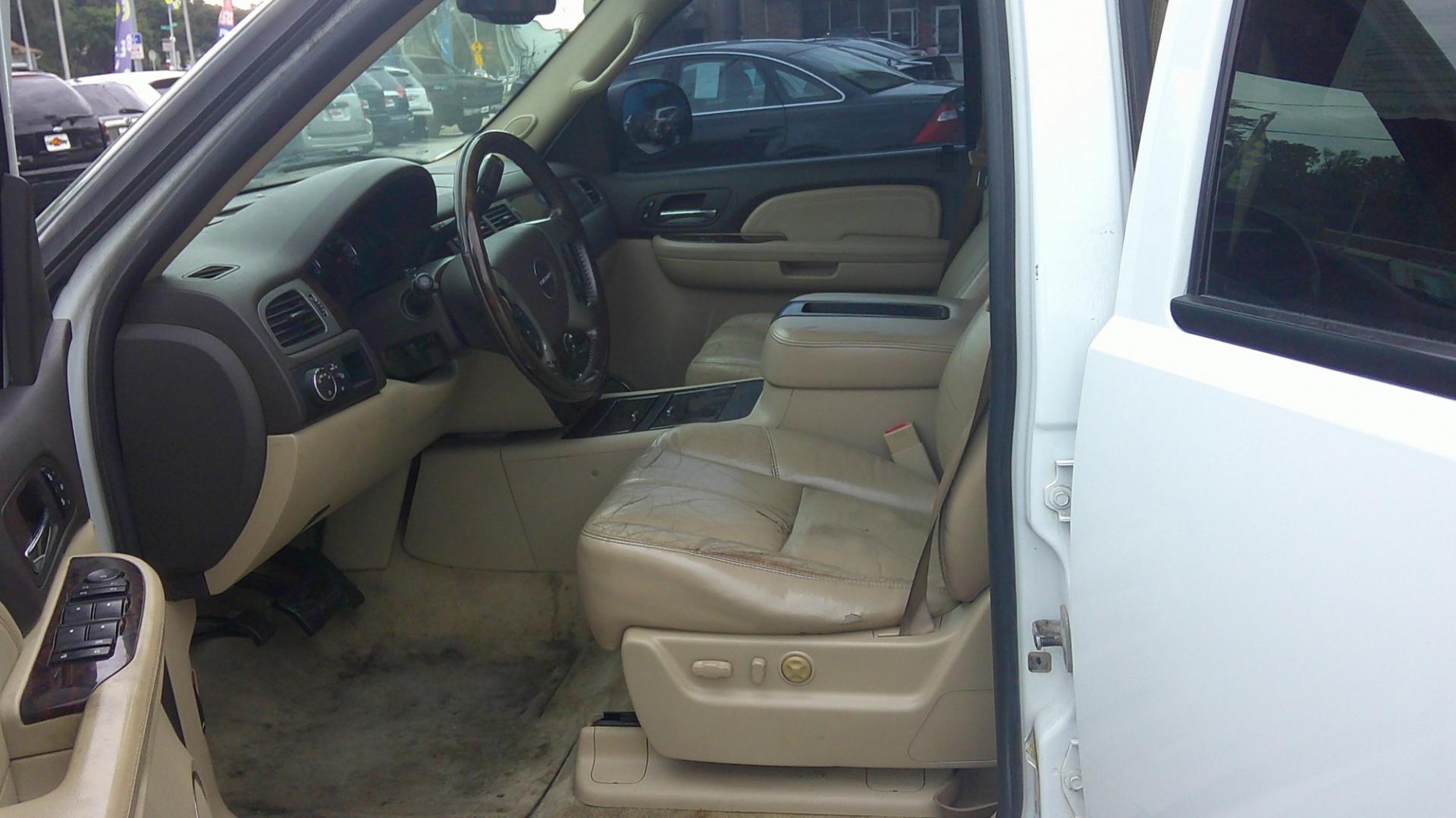 2008 GMC Yukon Denali XL AWD (1GKFK66858J) with an 6.2L V8 OHV 16V engine, 4A OD transmission, located at 1020 NW Radial Hwy, Omaha, NE, 68132, (402) 991-6503, 41.269718, -95.983231- Photo#1