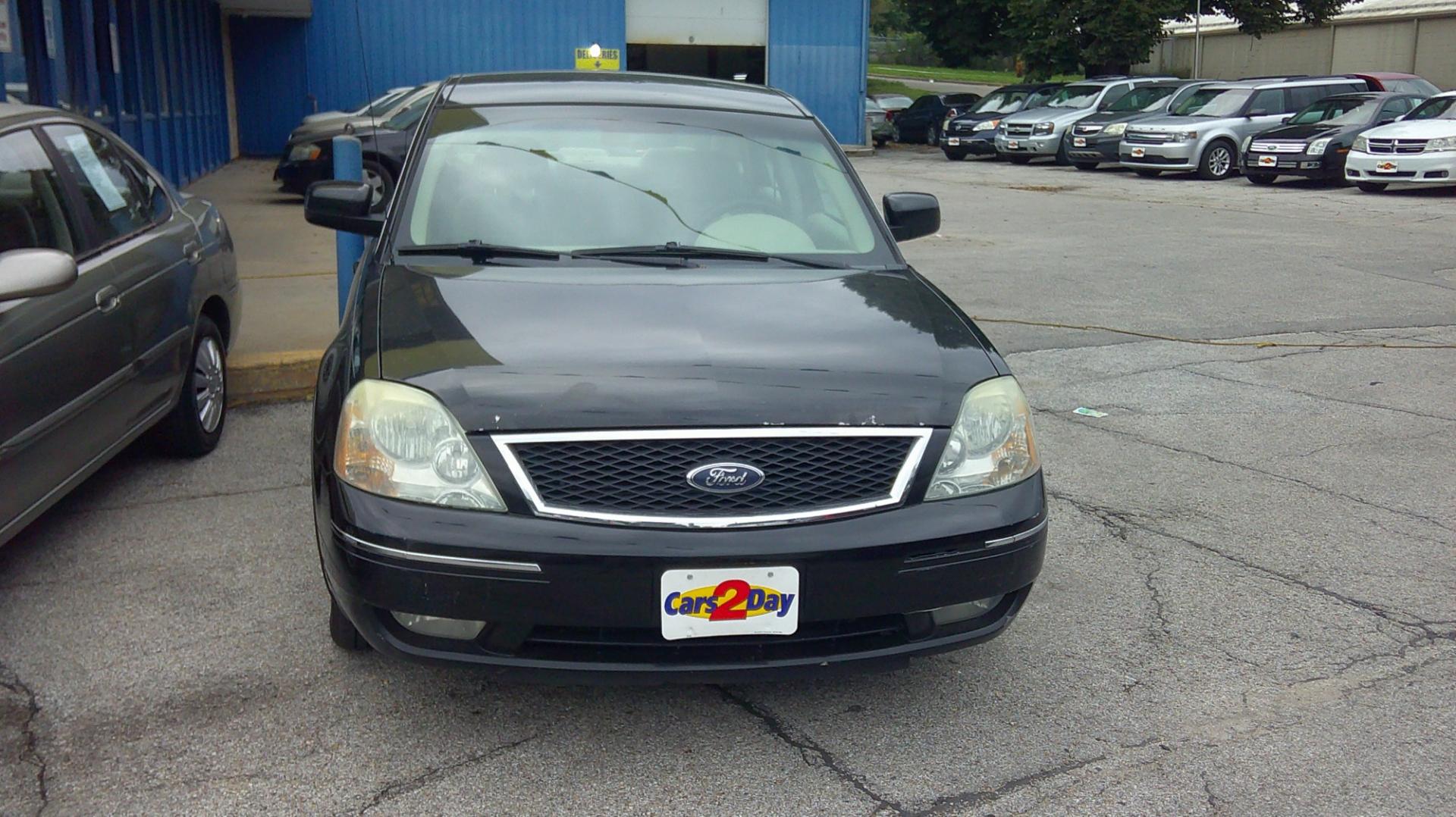 2006 Ford Five Hundred SEL (1FAFP24146G) with an 3.0L V6 DOHC 24V engine, 6A OD transmission, located at 1020 NW Radial Hwy, Omaha, NE, 68132, (402) 991-6503, 41.269718, -95.983231- Photo#1