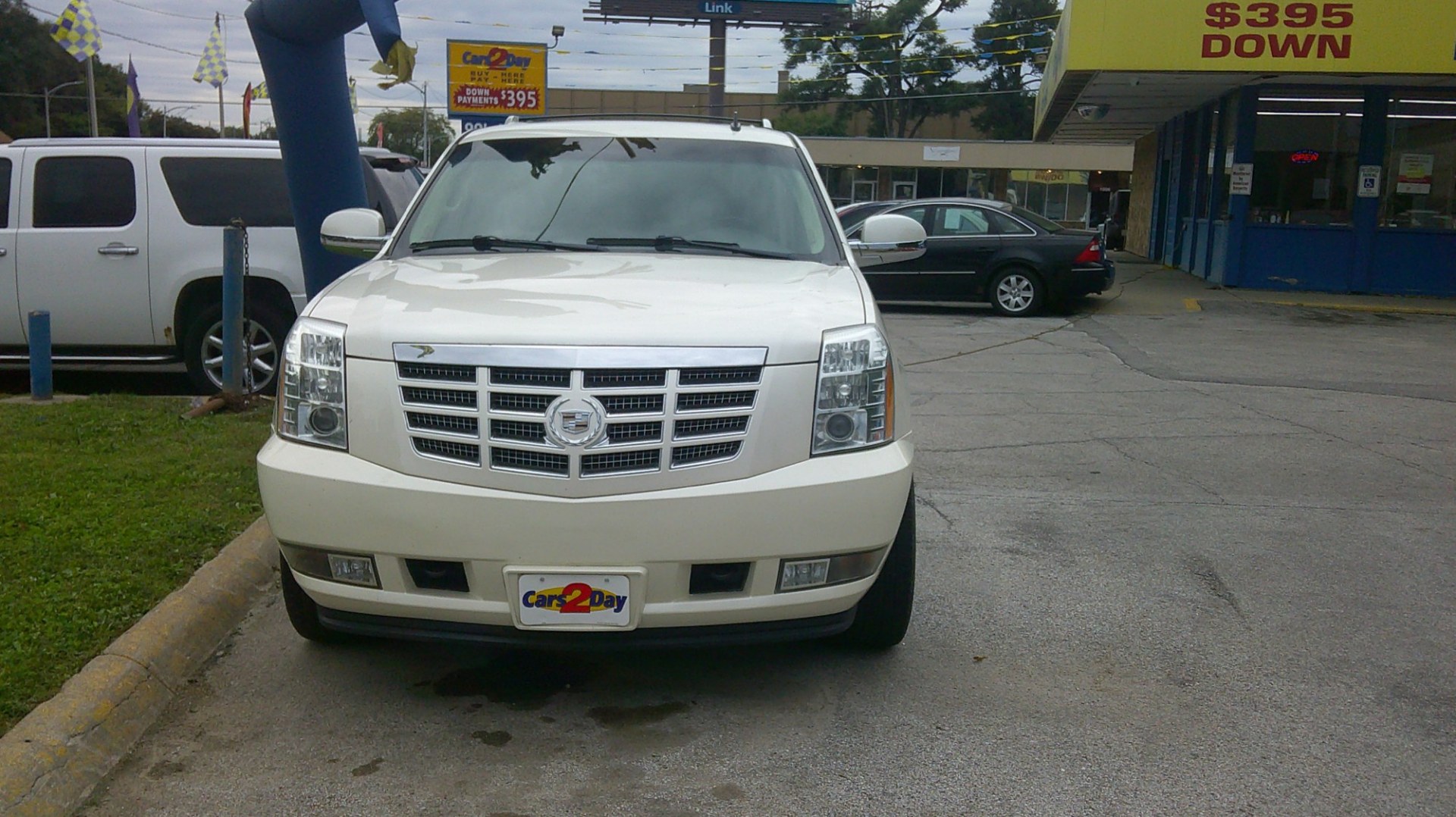 2011 Cadillac Escalade AWD Premium (1GYS4CEF4BR) with an 6.2L V8 OHV 16V FFV engine, 6A transmission, located at 1020 NW Radial Hwy, Omaha, NE, 68132, (402) 991-6503, 41.269718, -95.983231- Photo#1