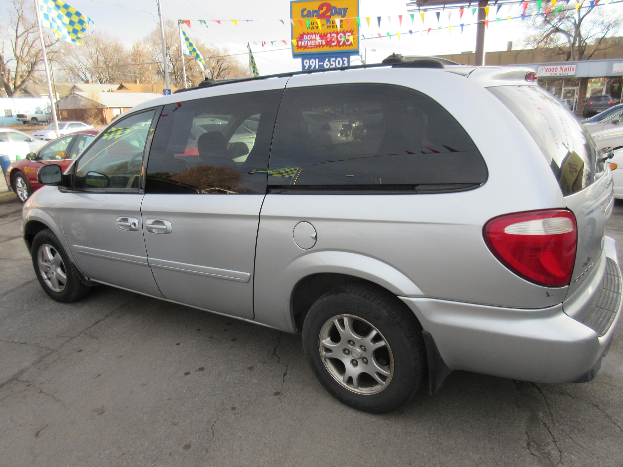 photo of 2005 Dodge Grand Caravan SXT